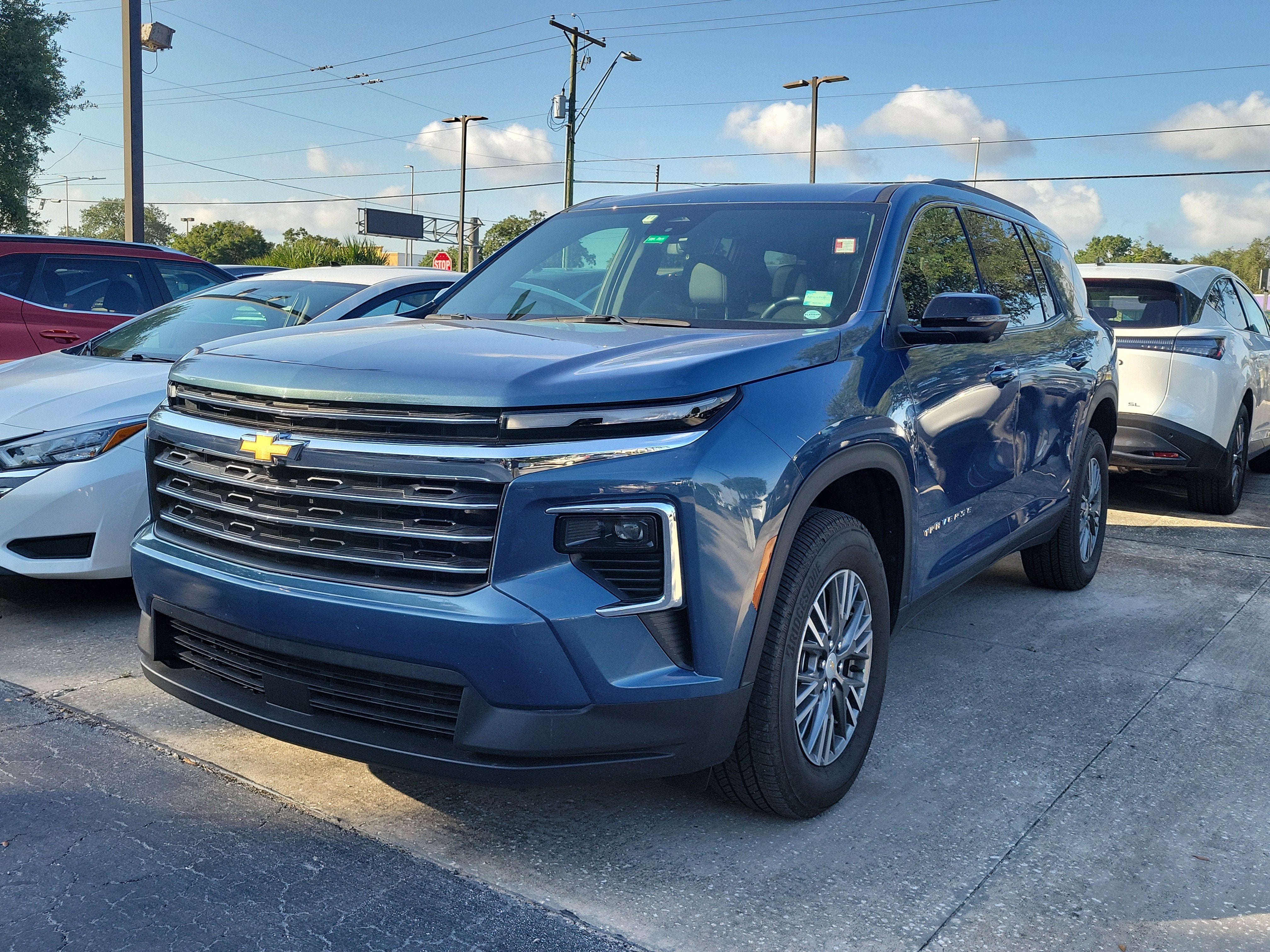 2024 Chevrolet Traverse FWD LT