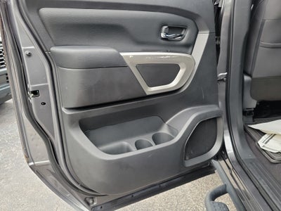 2023 Nissan Titan SV