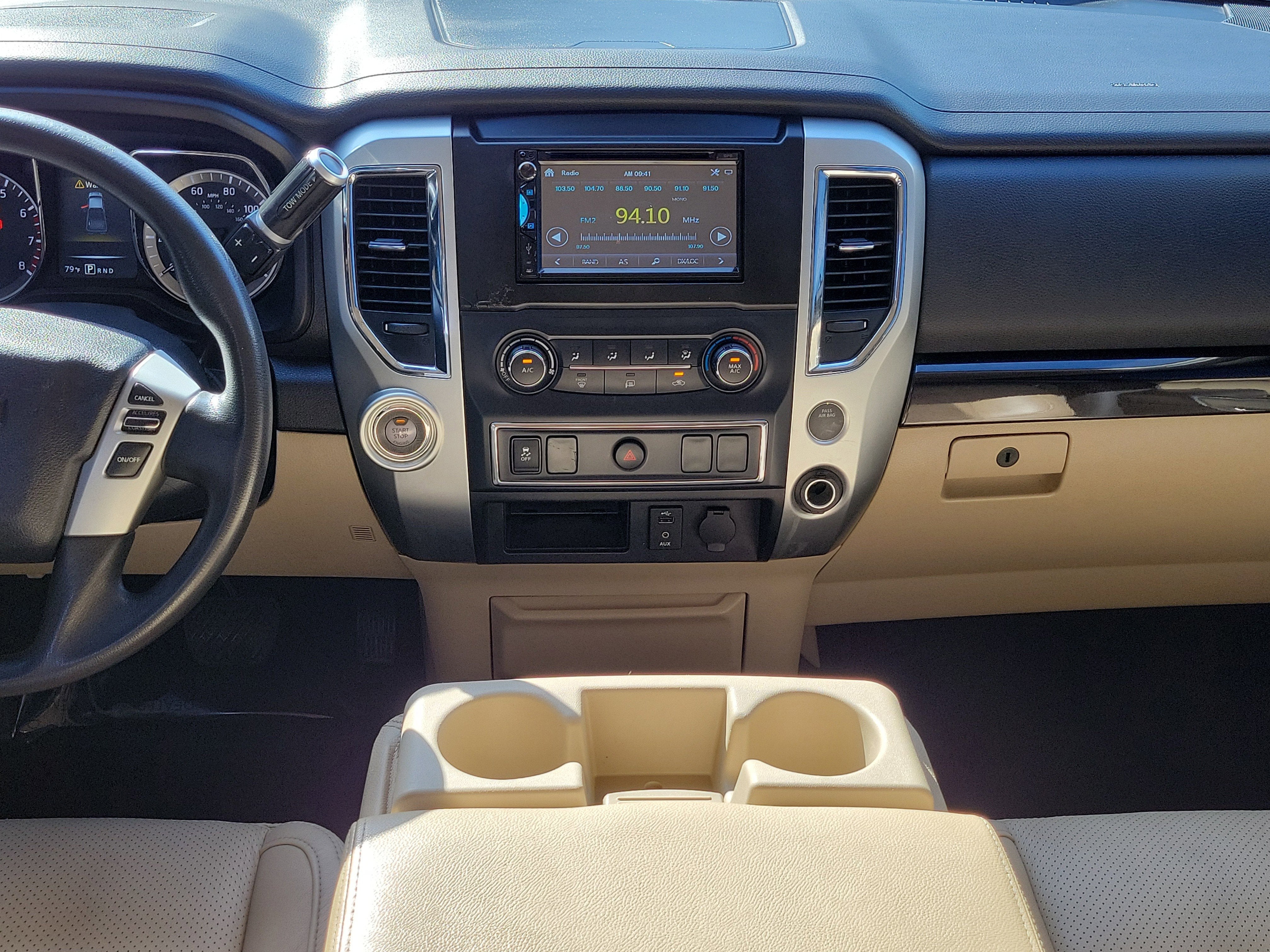 2017 Nissan Titan SV