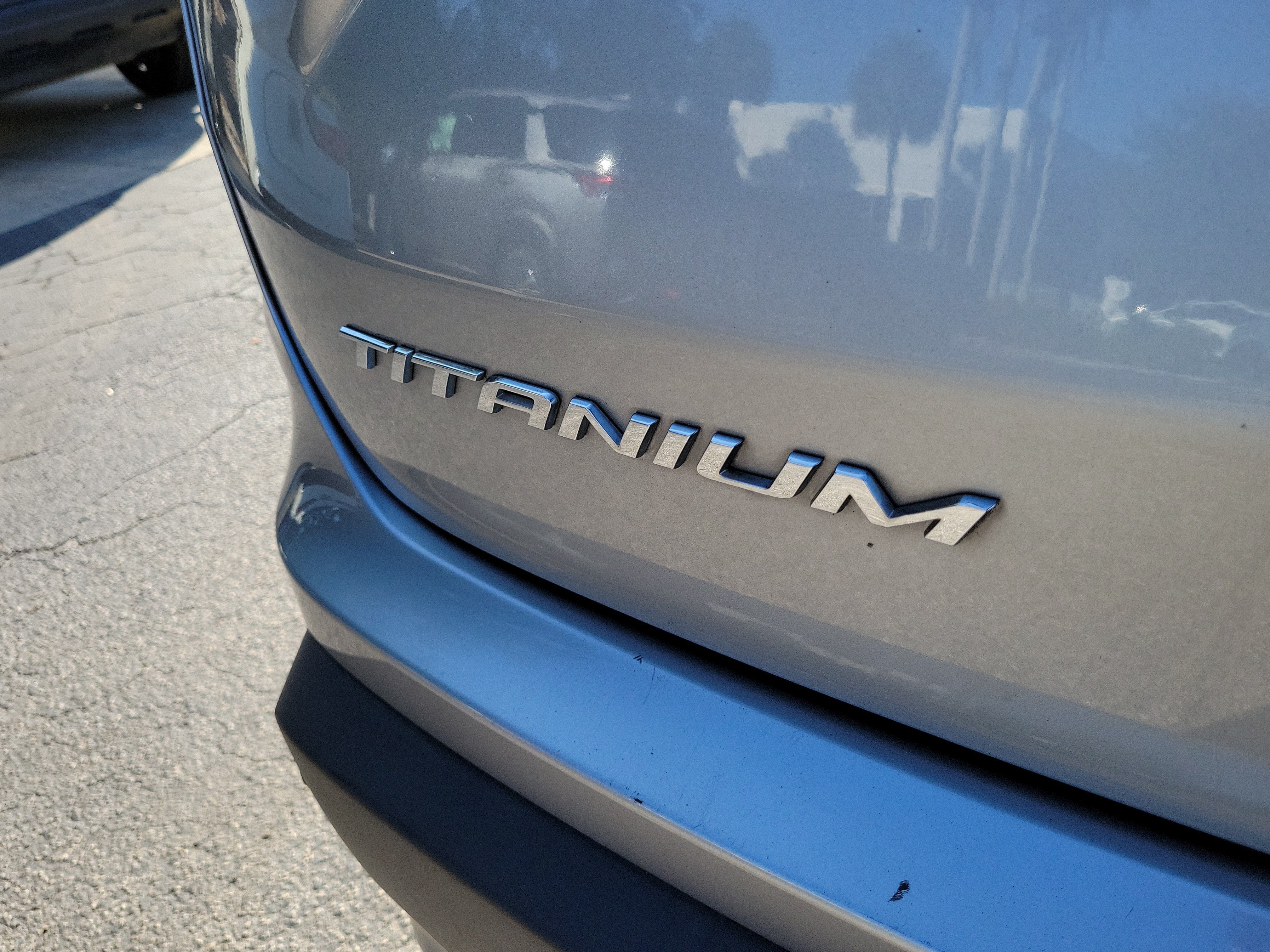 2022 Ford Edge Titanium