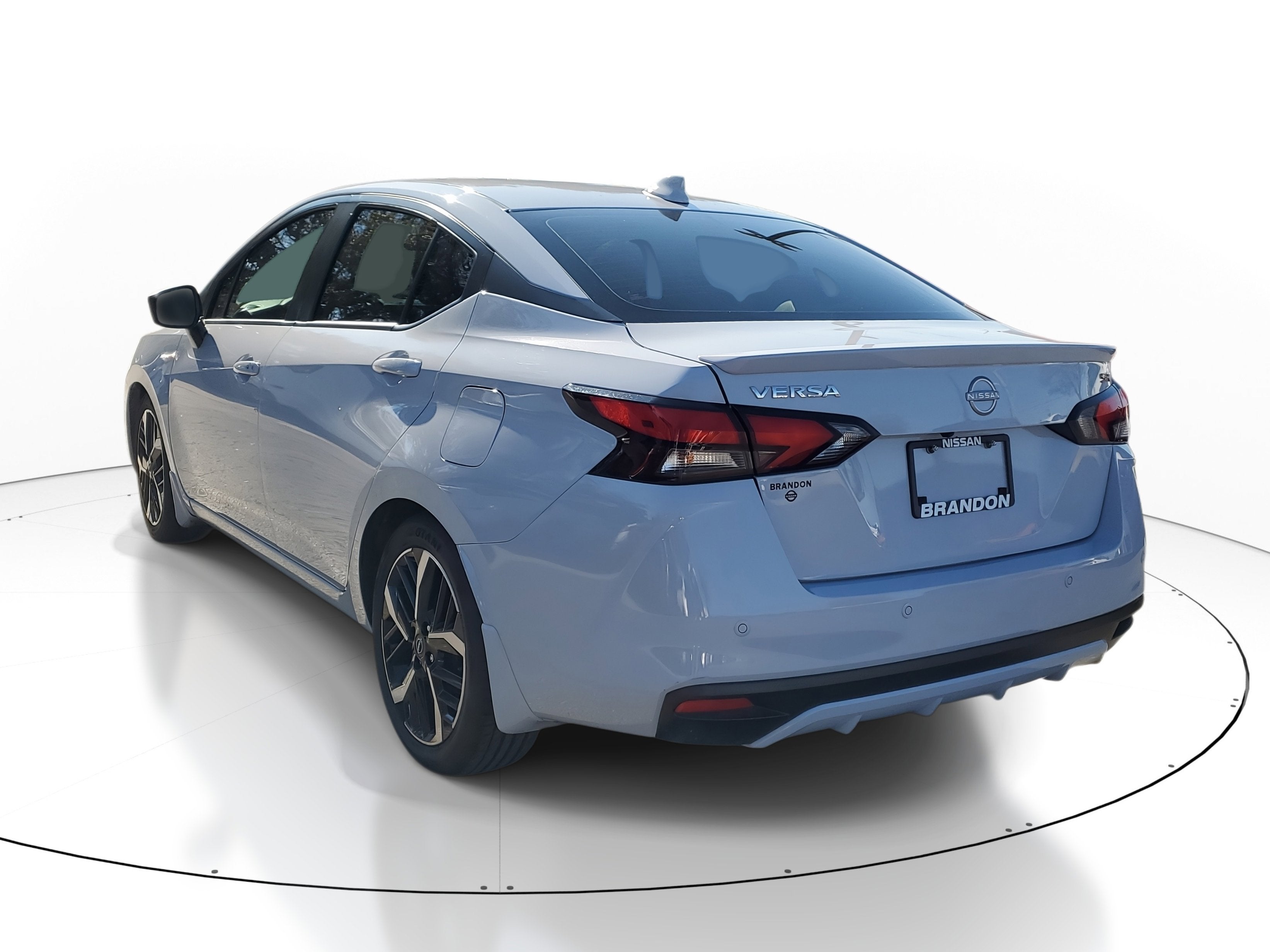 2023 Nissan Versa SR