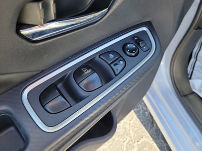 2024 Nissan Versa SR