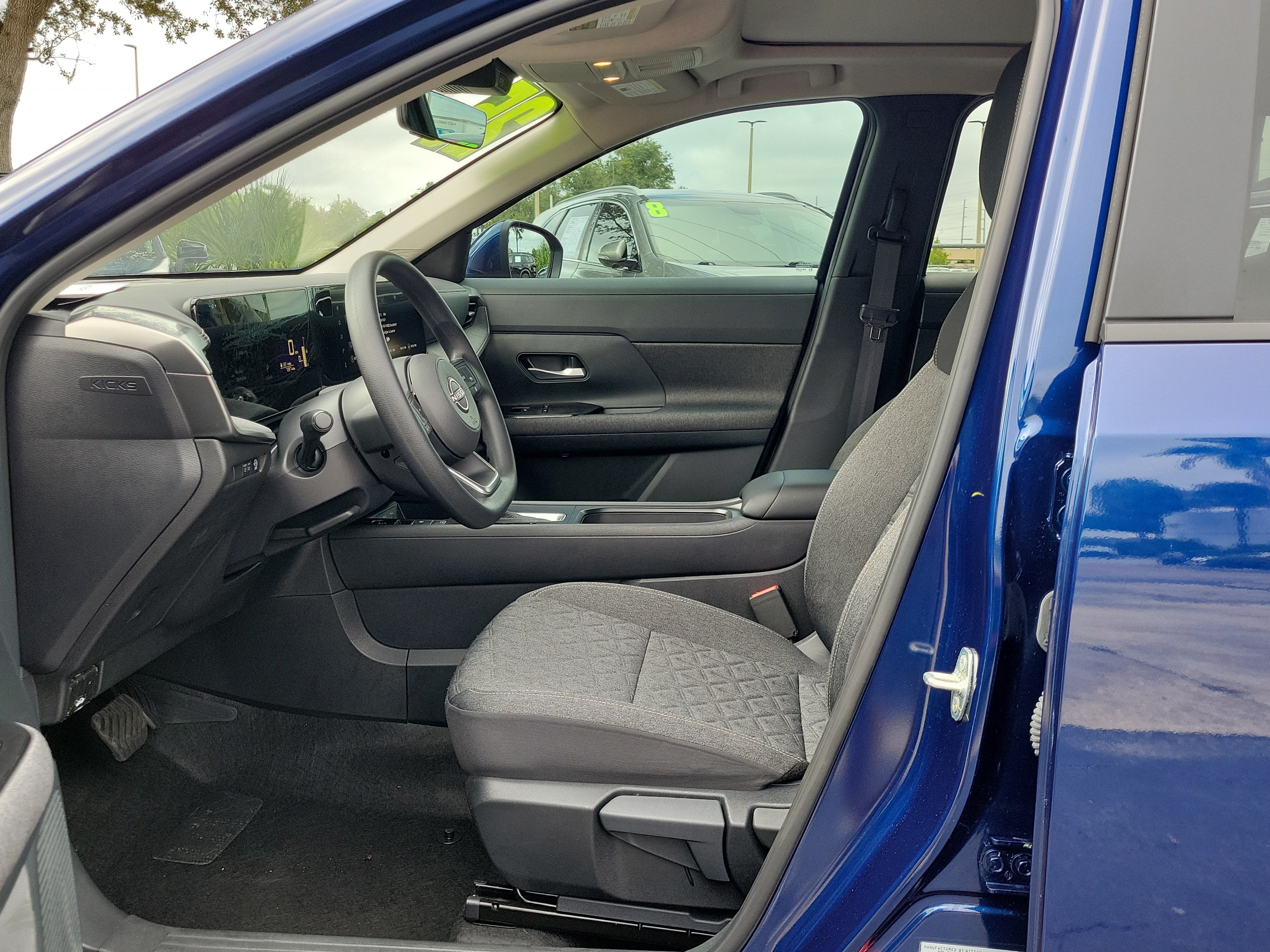 2025 Nissan Kicks SV