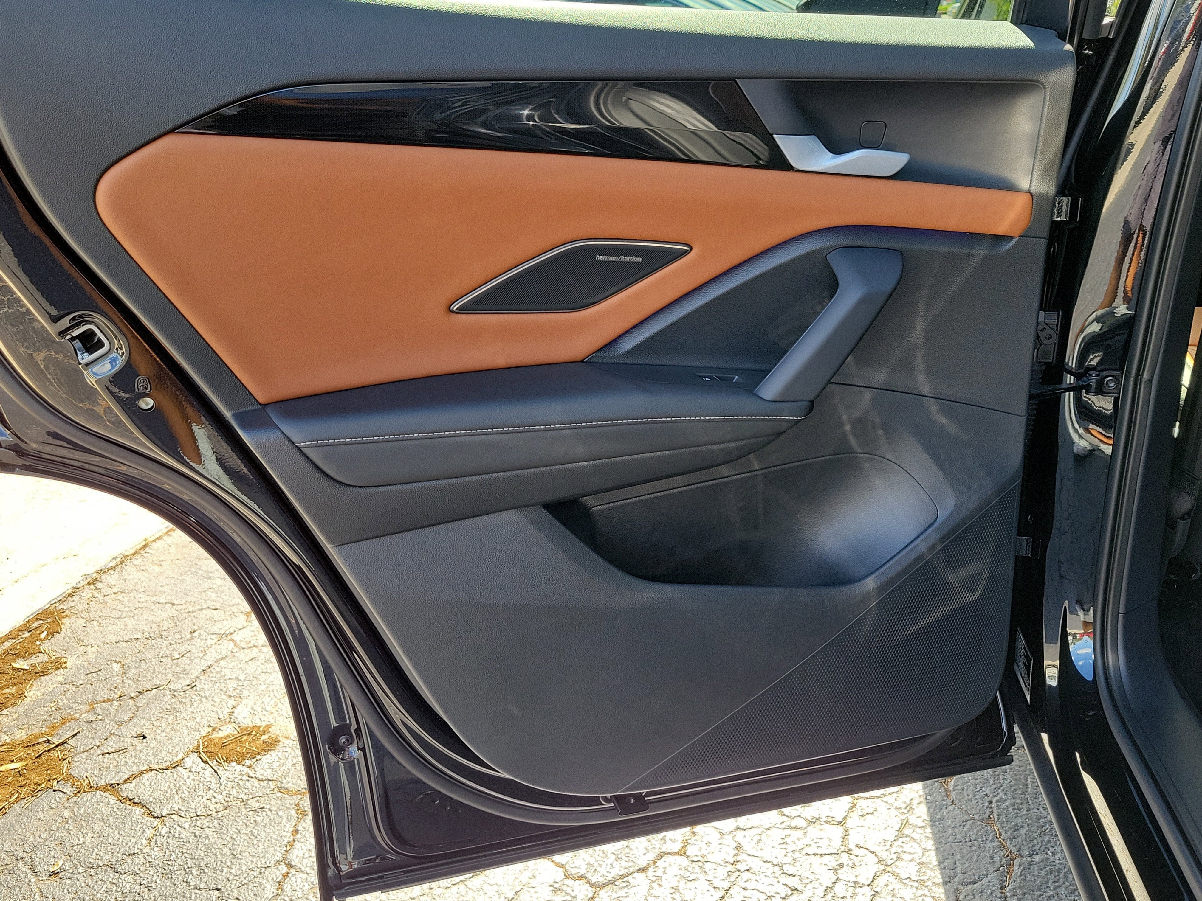 2025 Volkswagen Tiguan SEL R-Line