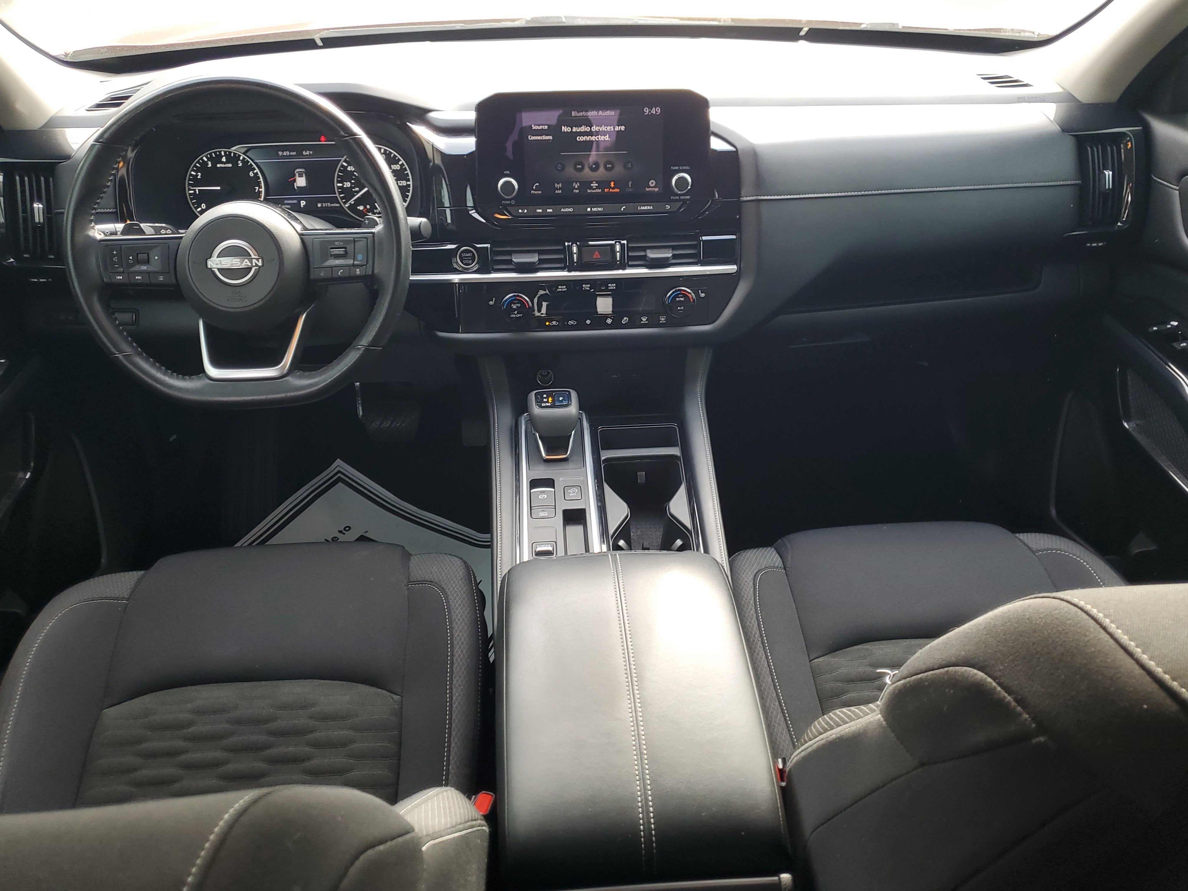 2022 Nissan Pathfinder SV