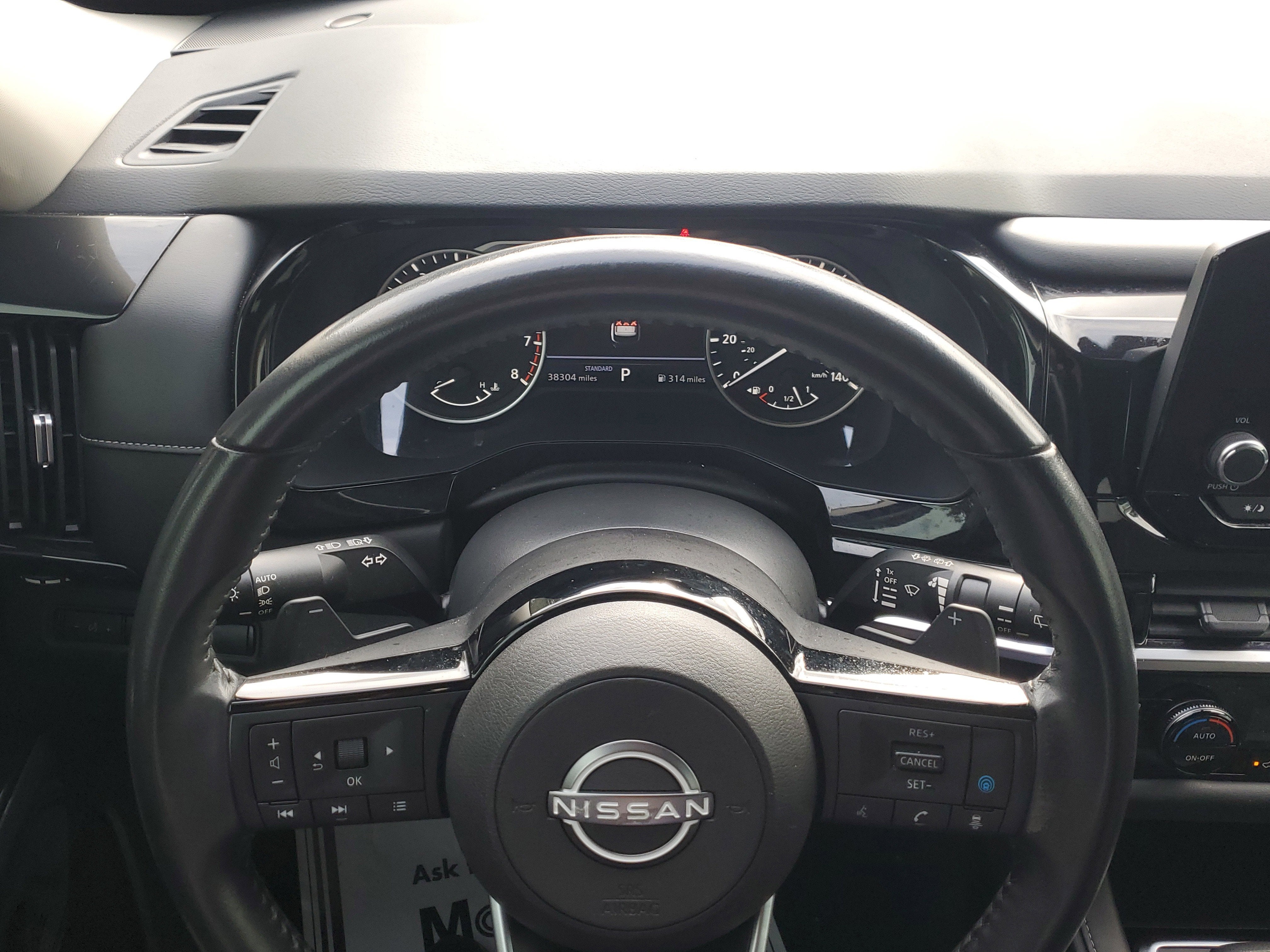 2022 Nissan Pathfinder SV