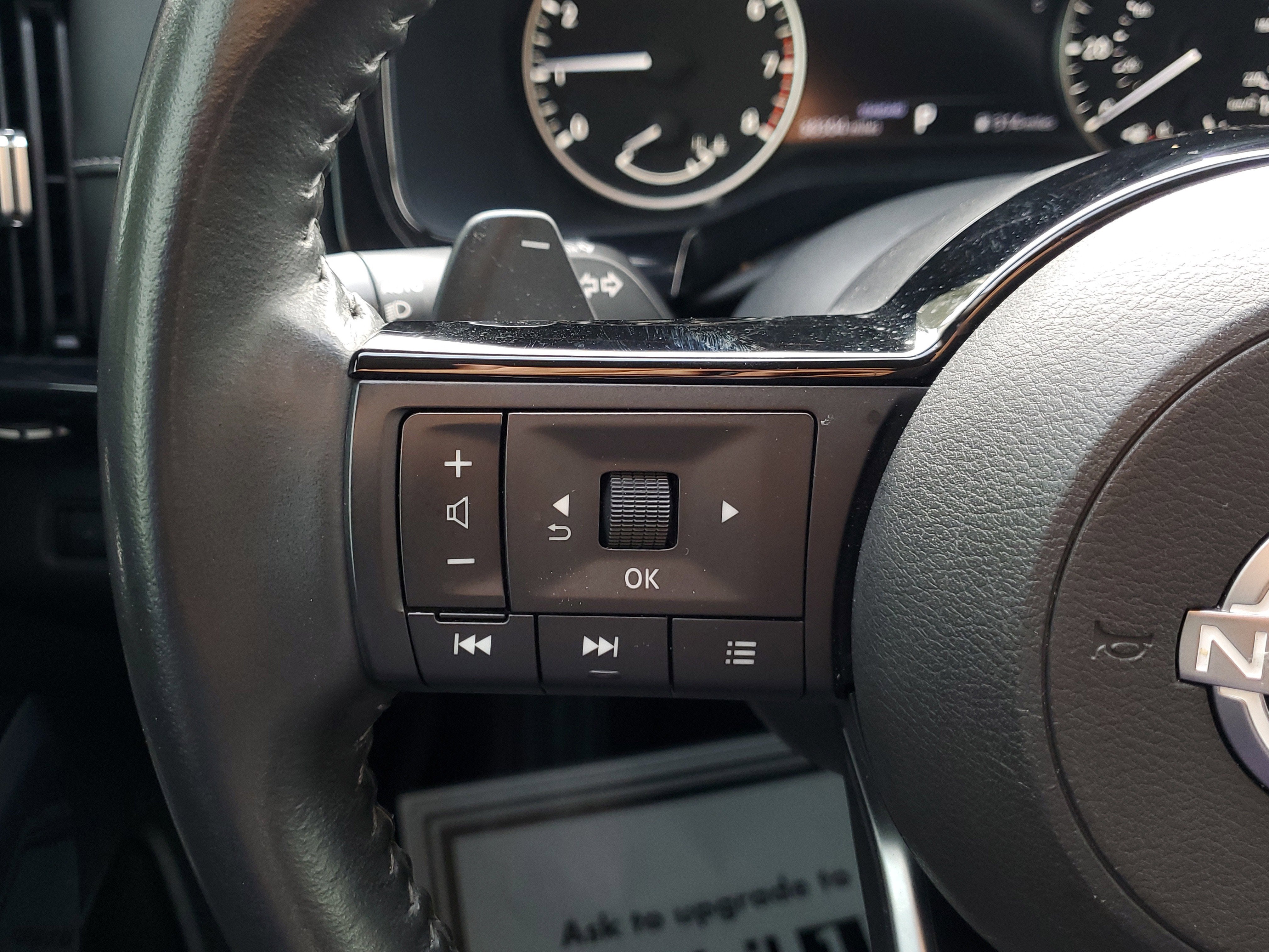 2022 Nissan Pathfinder SV