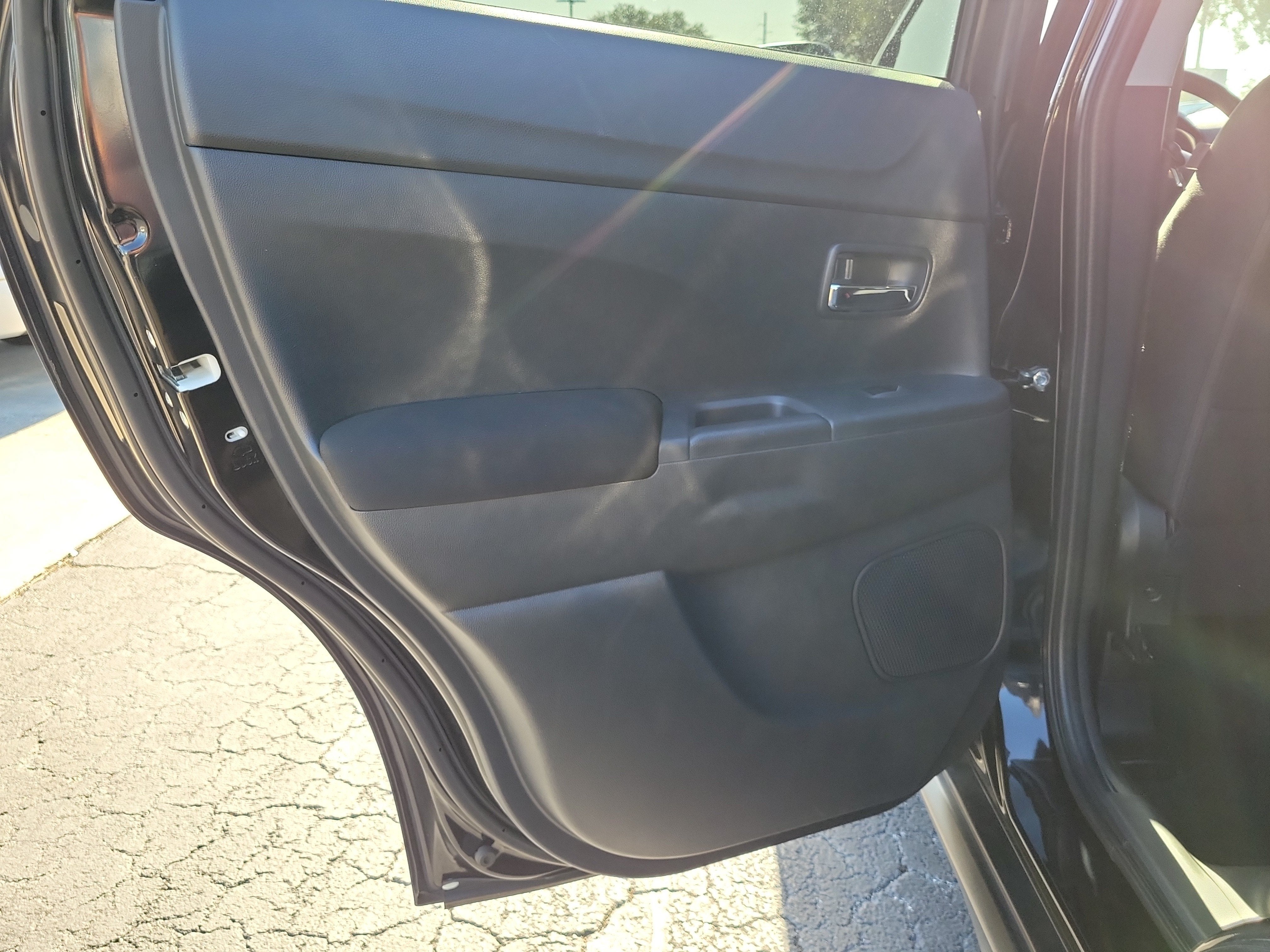 2023 Mitsubishi Outlander Sport ES