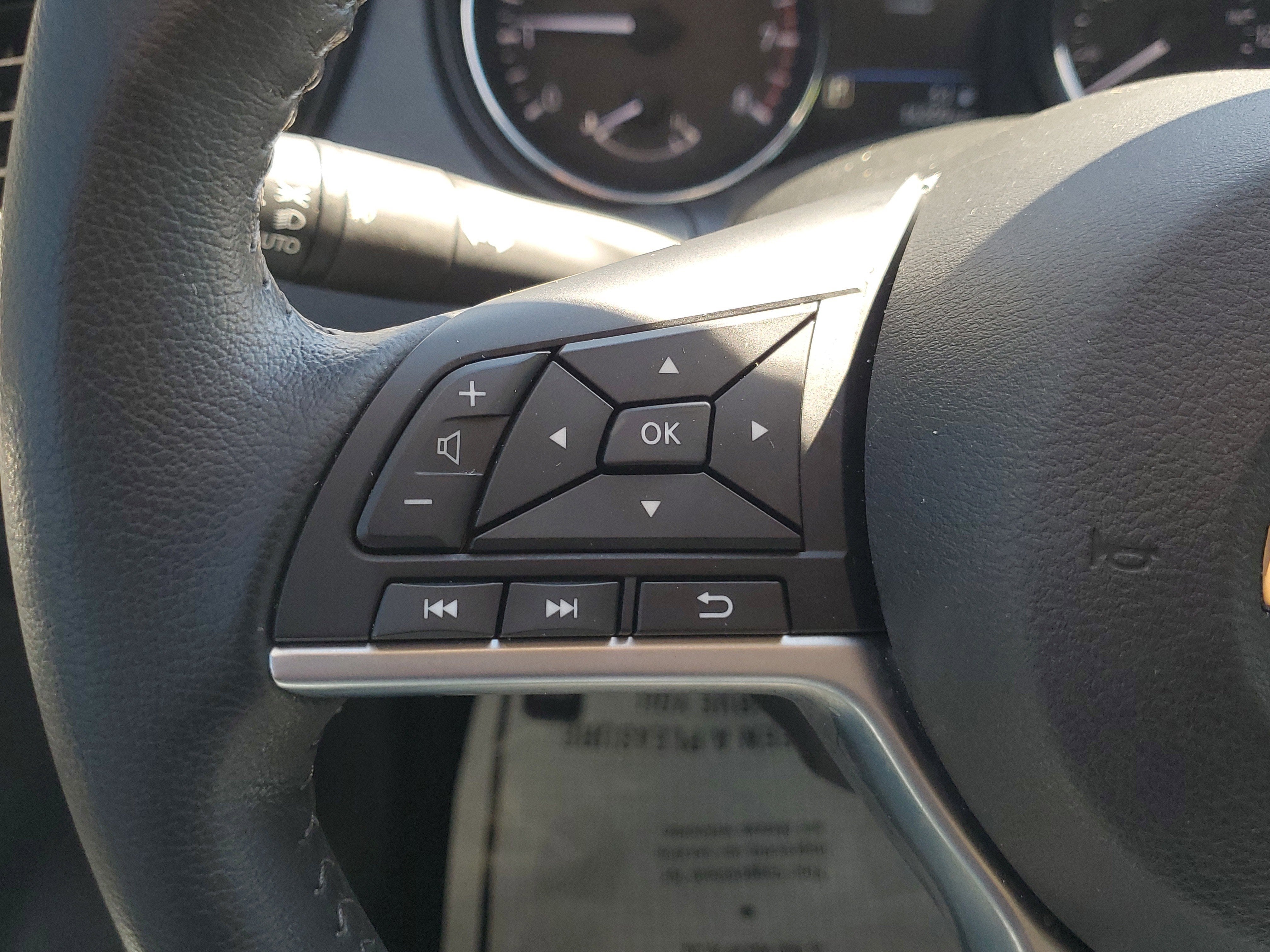 2022 Nissan Rogue Sport SV