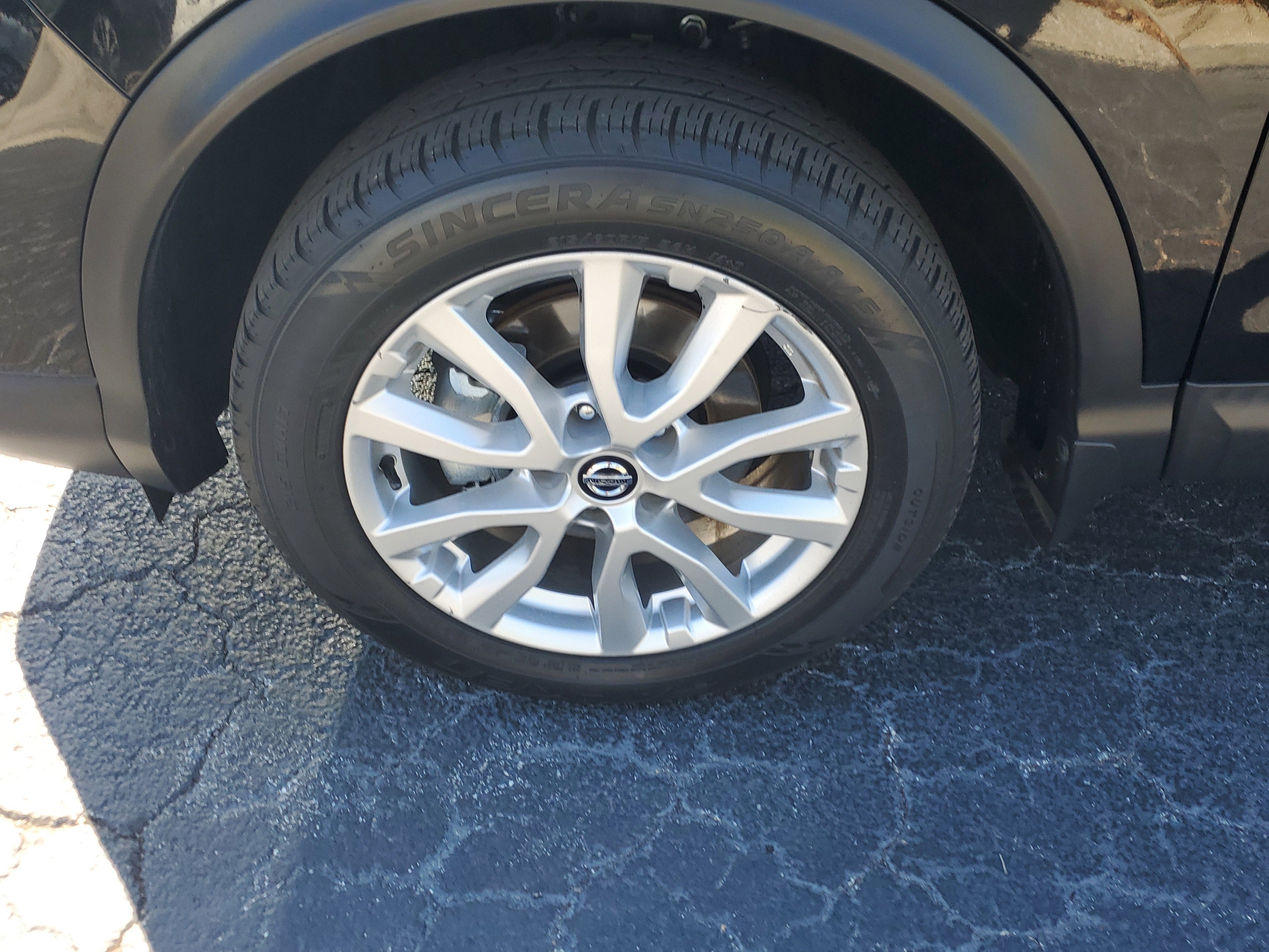 2022 Nissan Rogue Sport SV