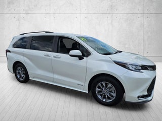 2021 Toyota Sienna XLE