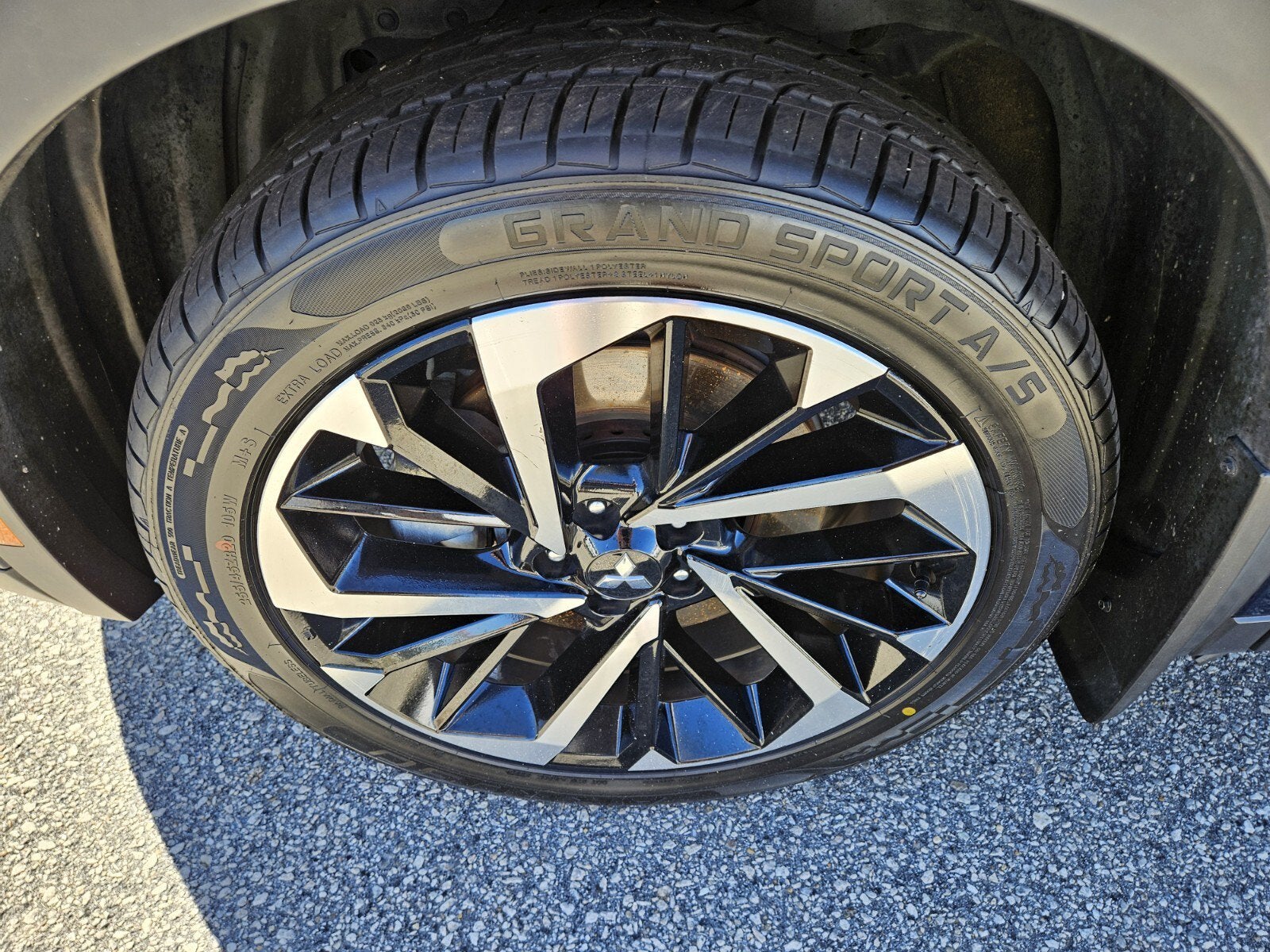 2023 Mitsubishi Outlander SE
