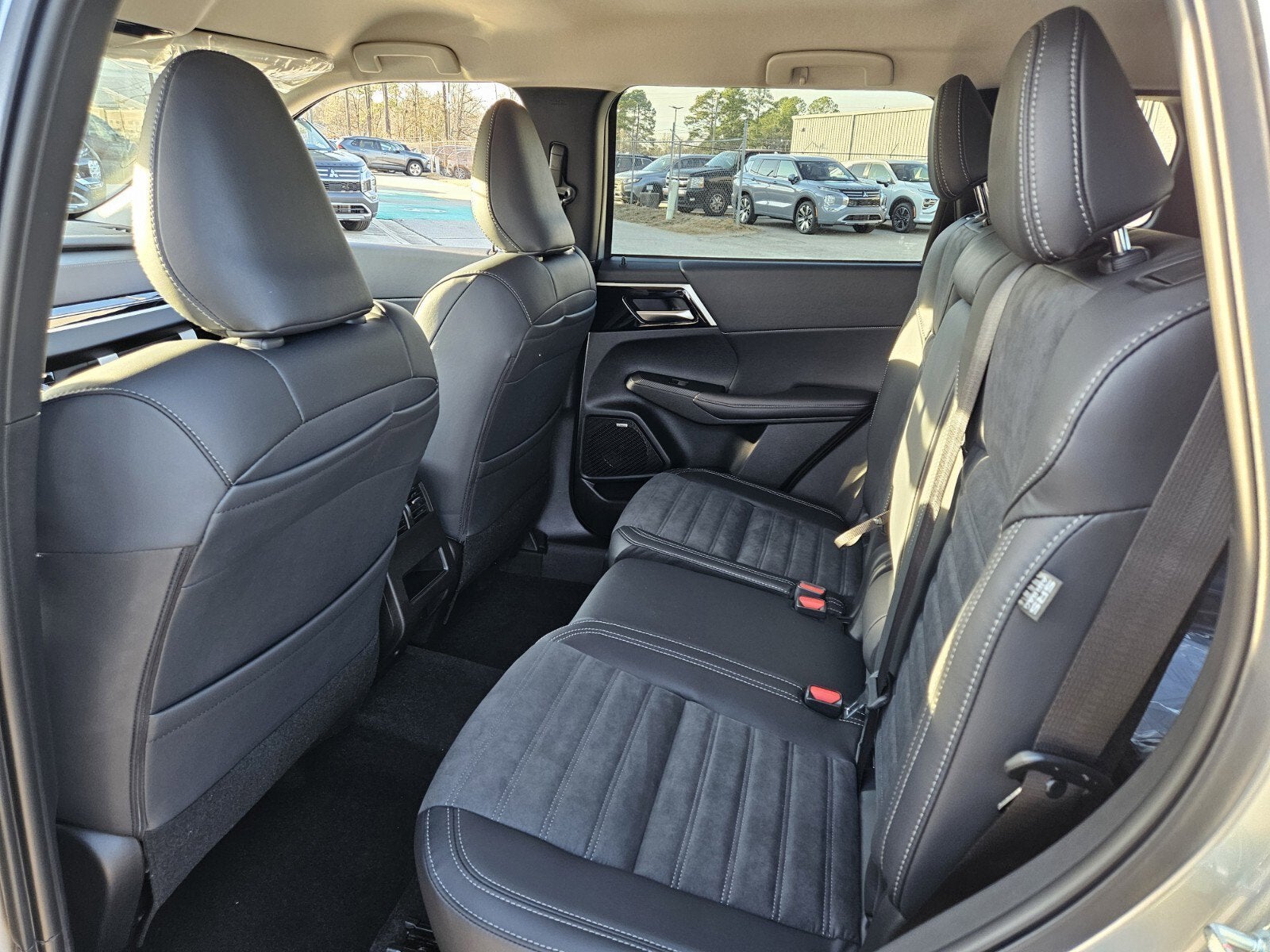 2026 Mitsubishi Outlander Base