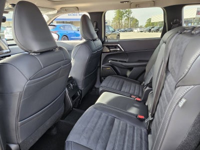 2026 Mitsubishi Outlander SE