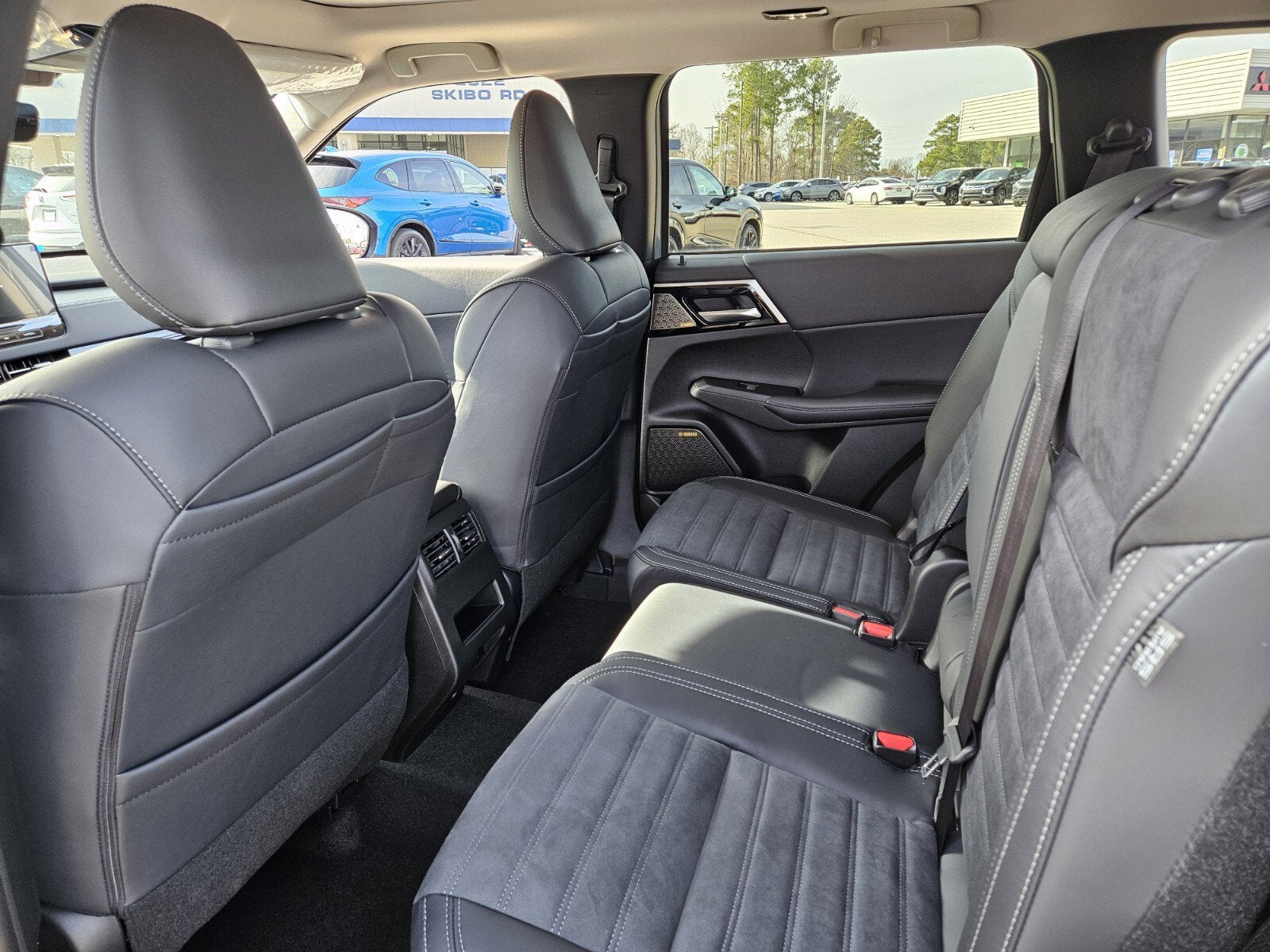 2026 Mitsubishi Outlander SE