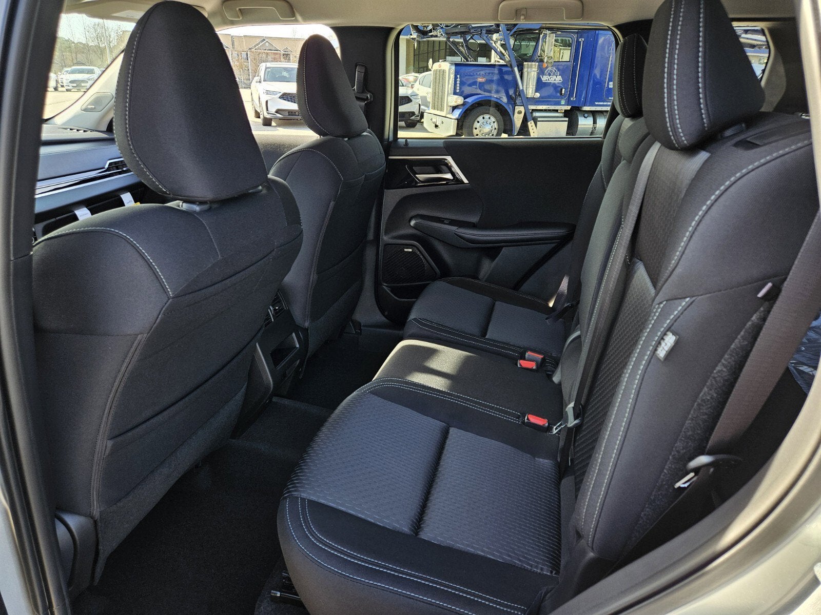 2026 Mitsubishi Outlander ES