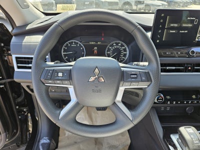 2026 Mitsubishi Outlander ES