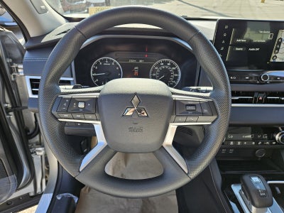 2026 Mitsubishi Outlander ES