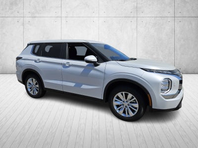 2026 Mitsubishi Outlander ES