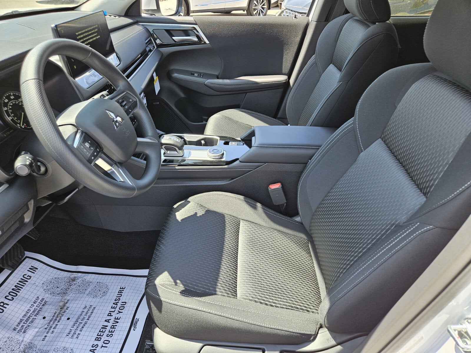 2026 Mitsubishi Outlander ES