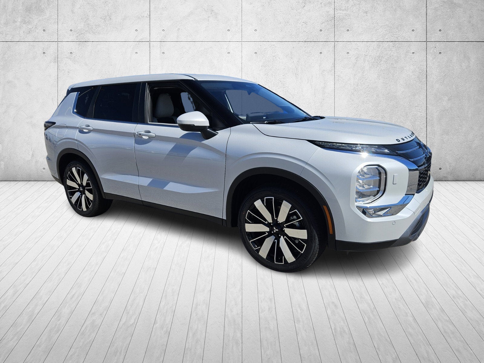 2025 Mitsubishi Outlander Base