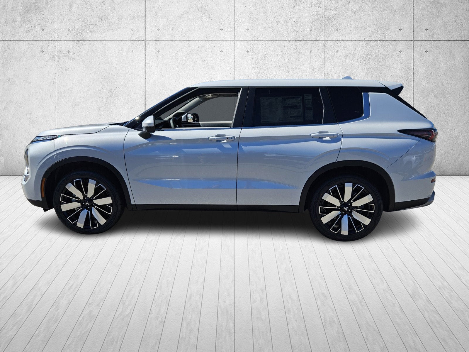 2025 Mitsubishi Outlander Base