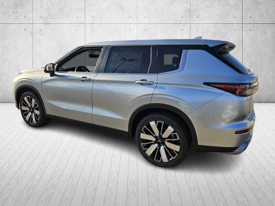 2026 Mitsubishi Outlander Base