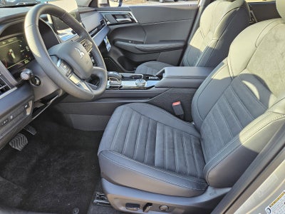 2026 Mitsubishi Outlander Base