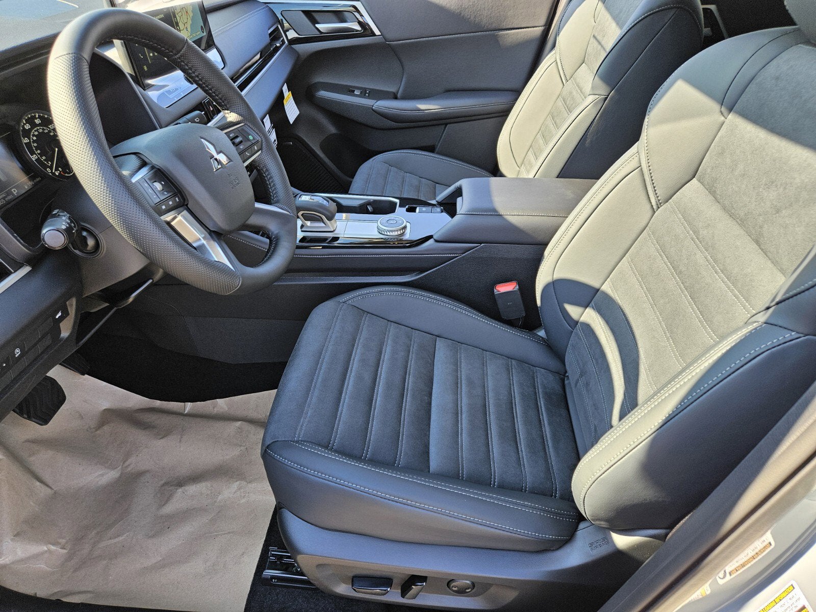 2026 Mitsubishi Outlander Base