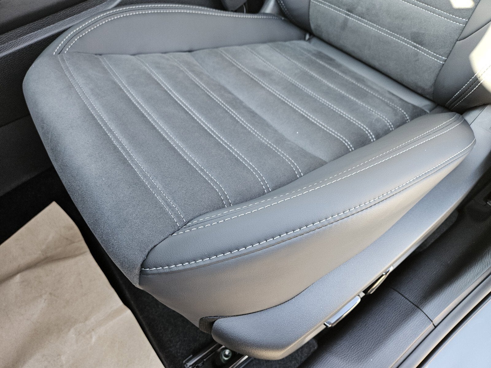 2026 Mitsubishi Outlander Base