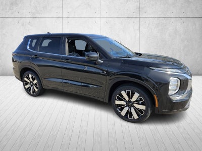 2026 Mitsubishi Outlander Base