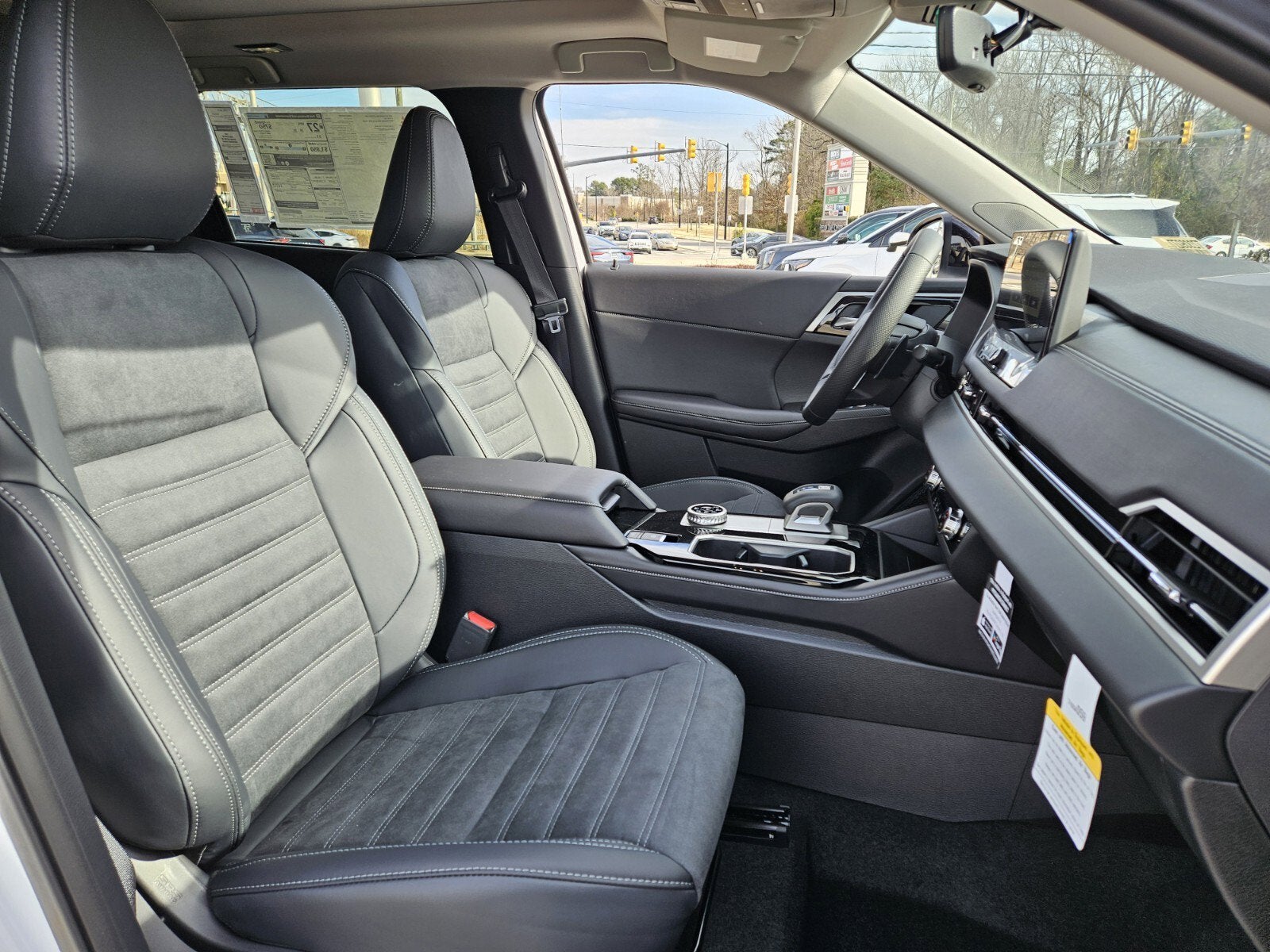 2026 Mitsubishi Outlander SE