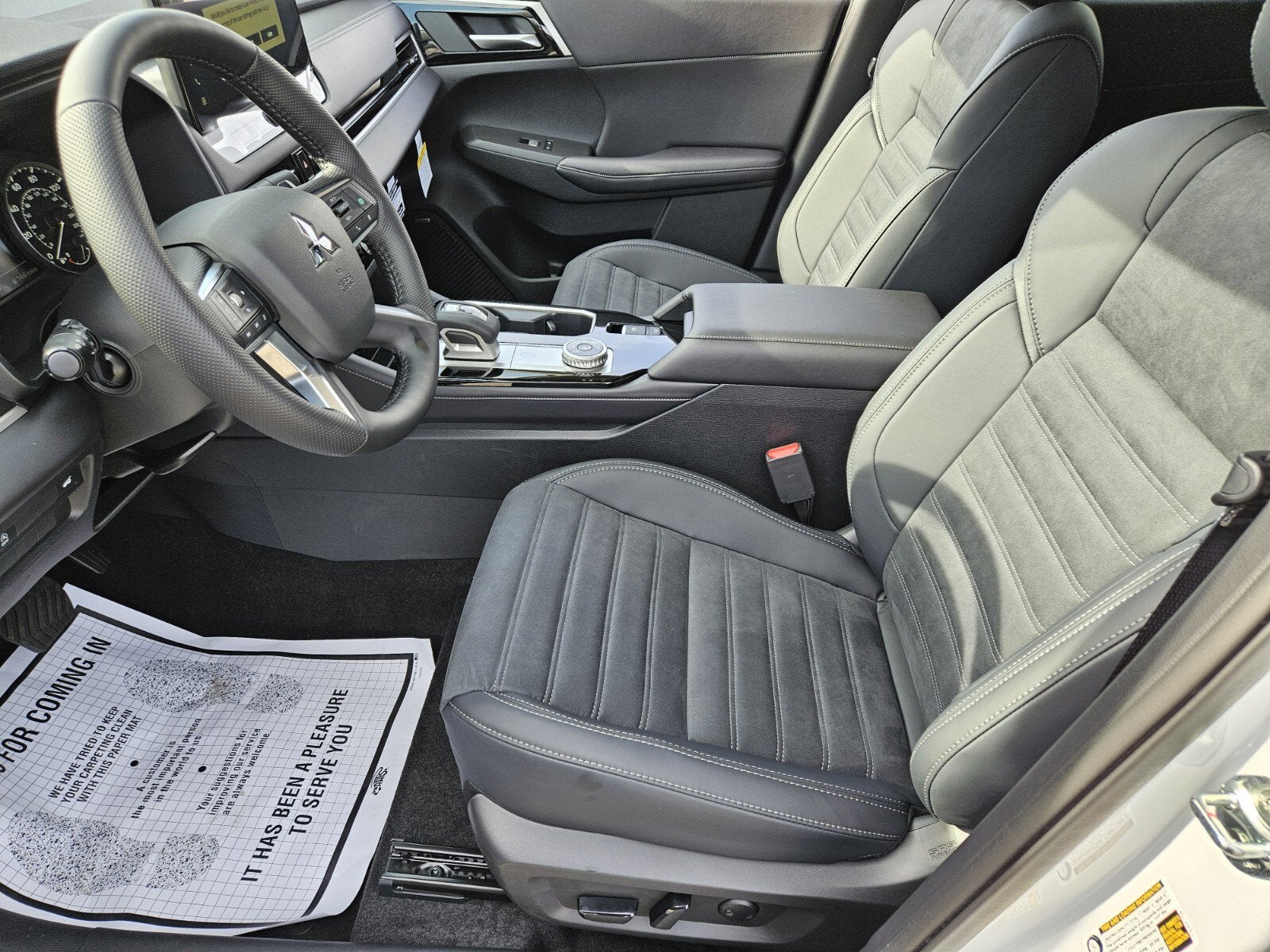 2026 Mitsubishi Outlander SE