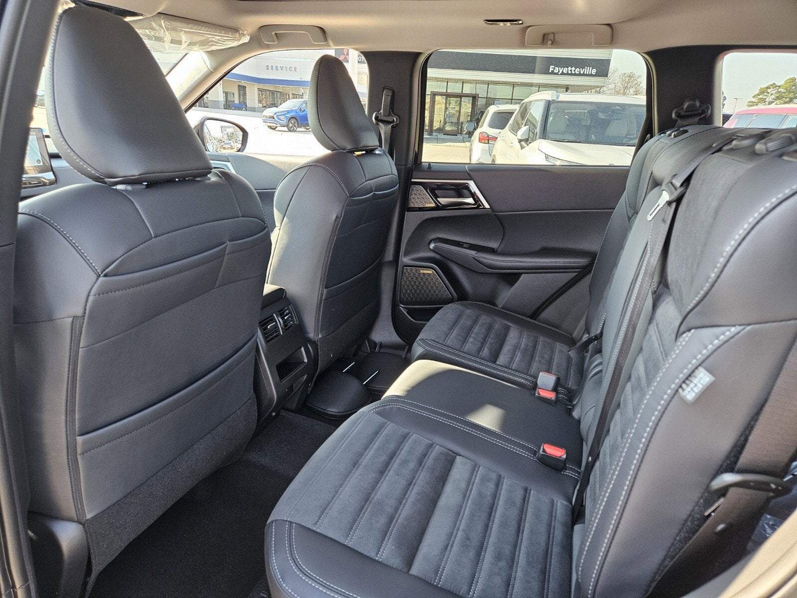 2026 Mitsubishi Outlander Base