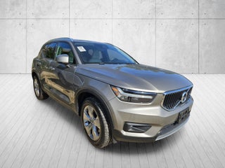 2022 Volvo XC40 Momentum