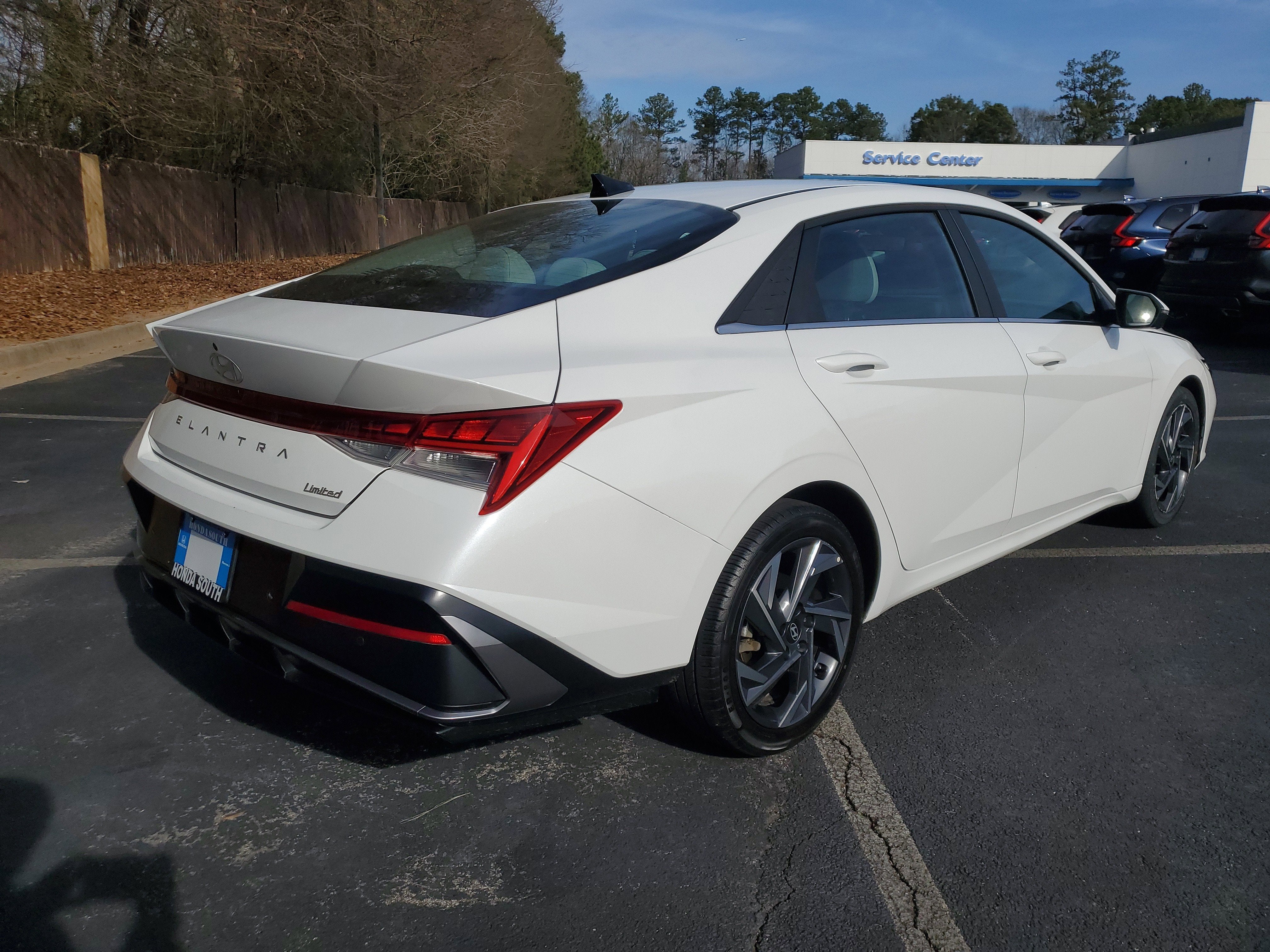 2024 Hyundai Elantra Limited