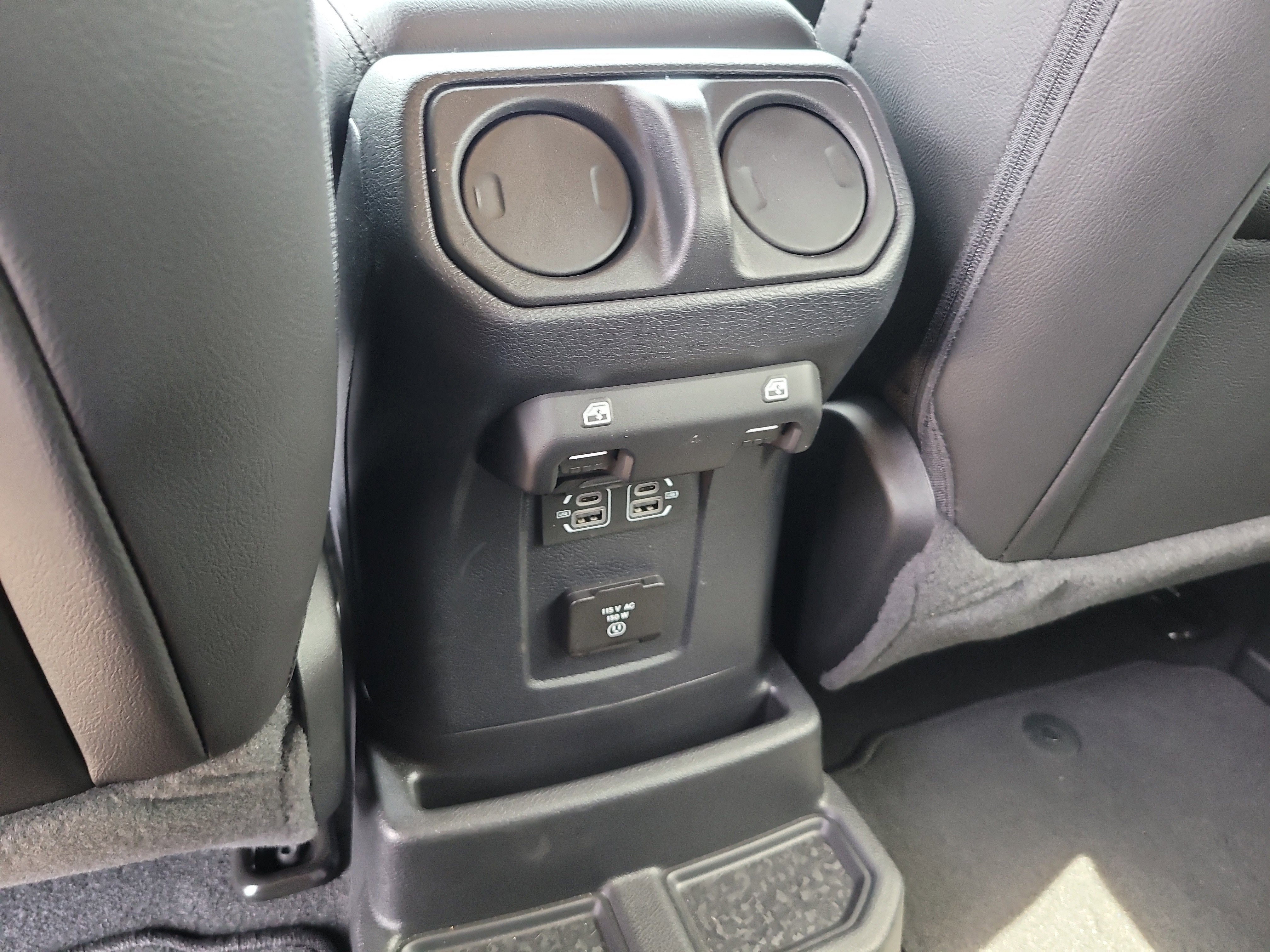 2023 Jeep Wrangler Sahara Altitude