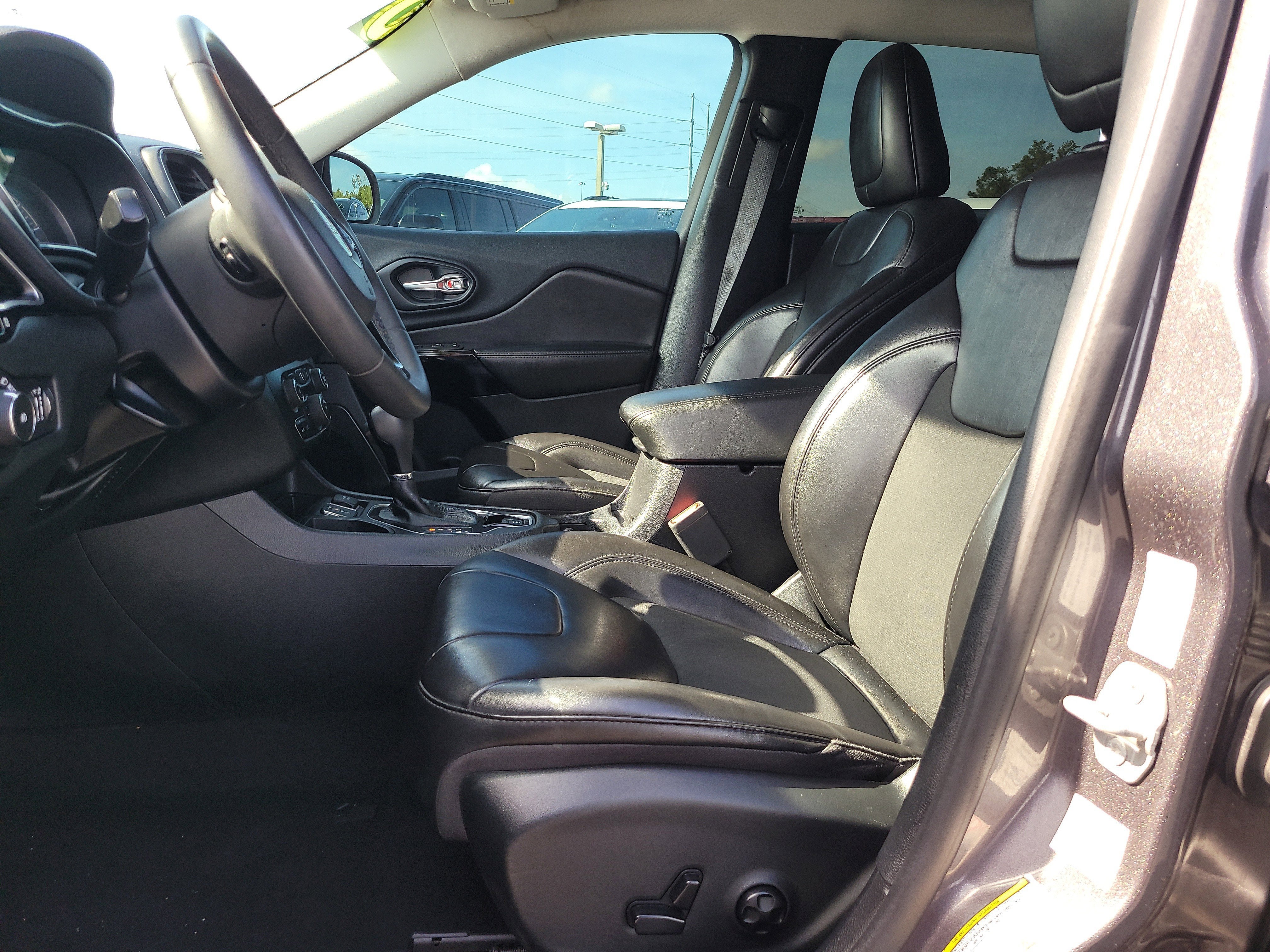 2020 Jeep Cherokee Altitude