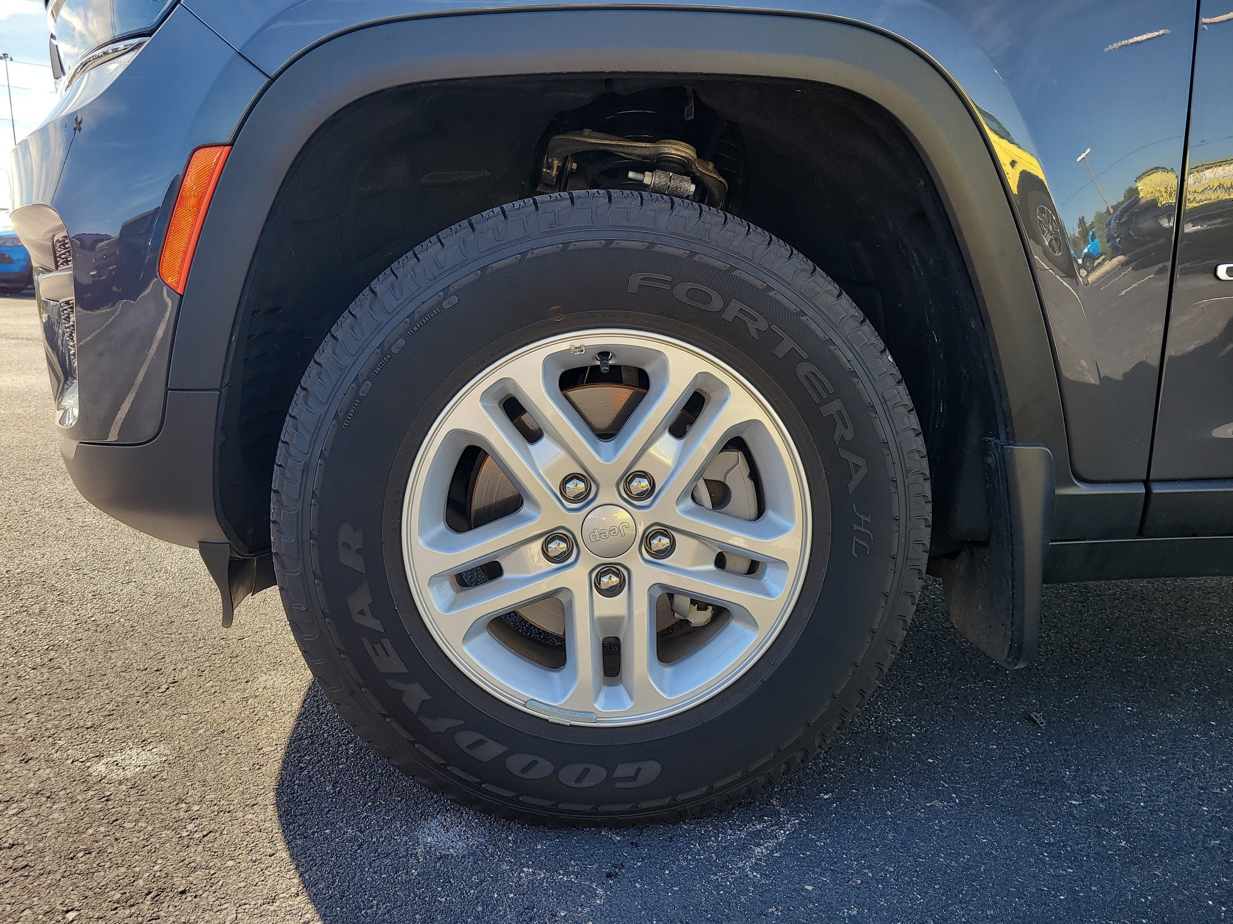 2025 Jeep Grand Cherokee Laredo