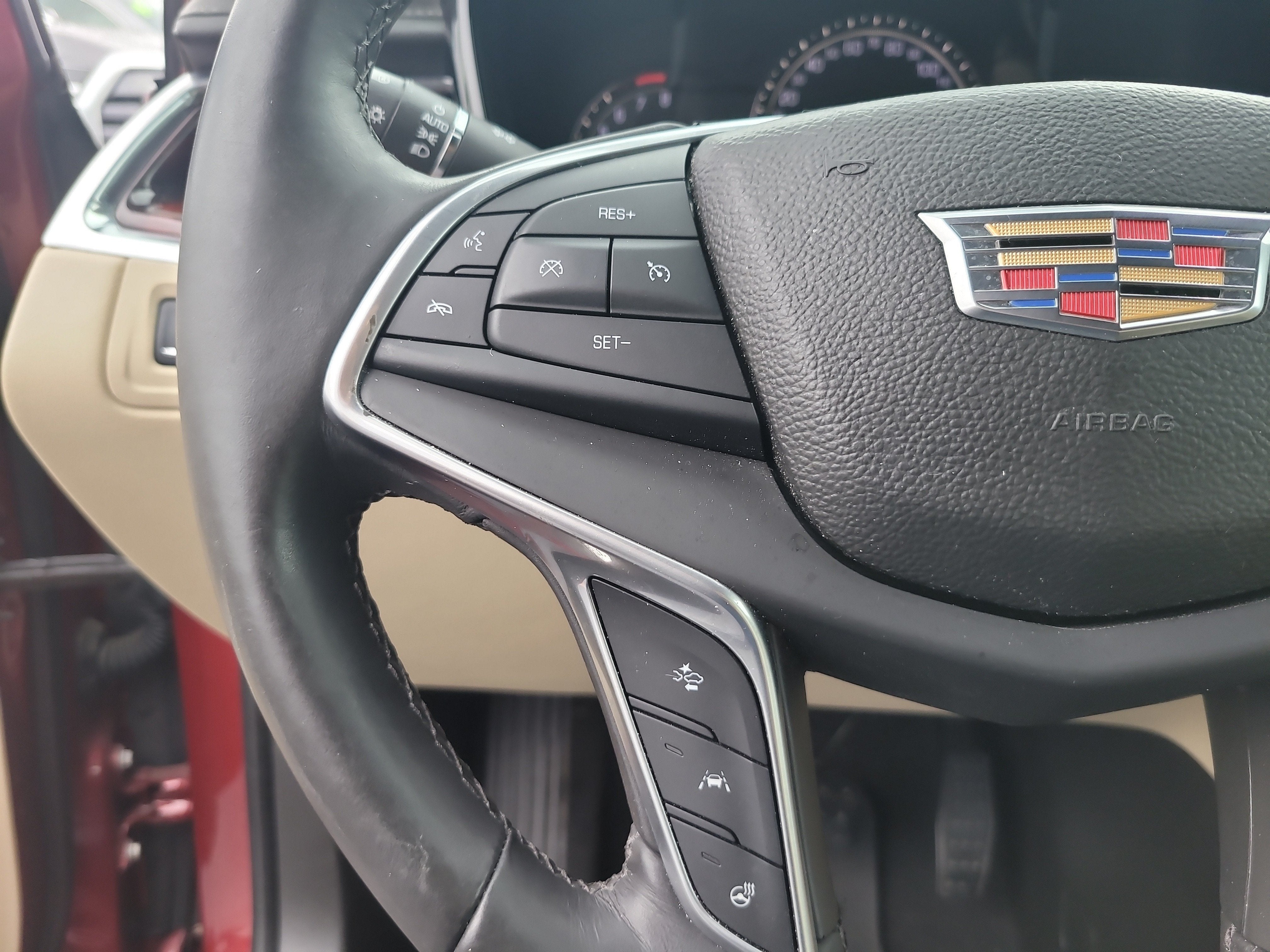 2017 Cadillac XT5 Luxury FWD
