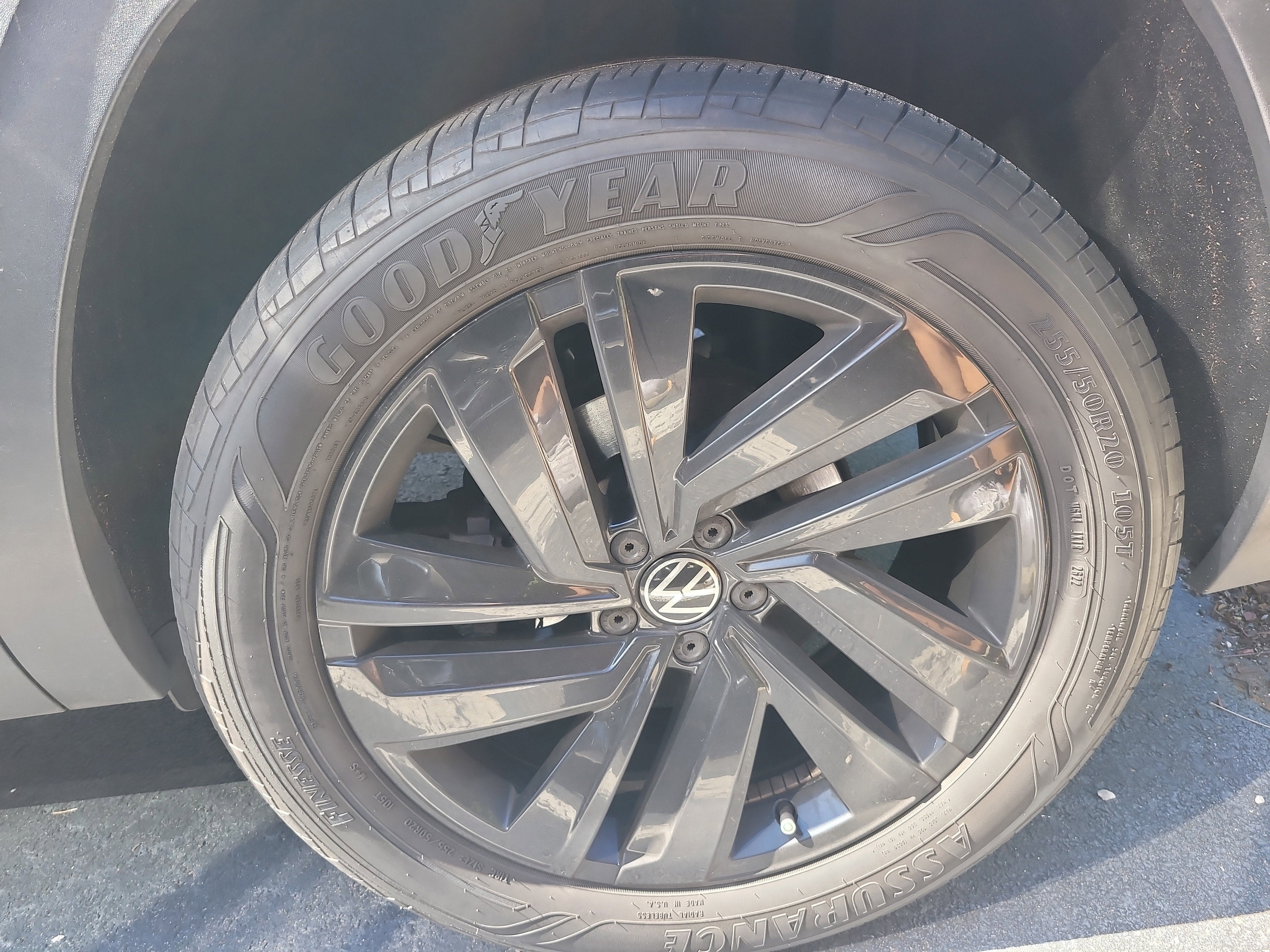 2022 Volkswagen Atlas Cross Sport 2.0T SE with Technology