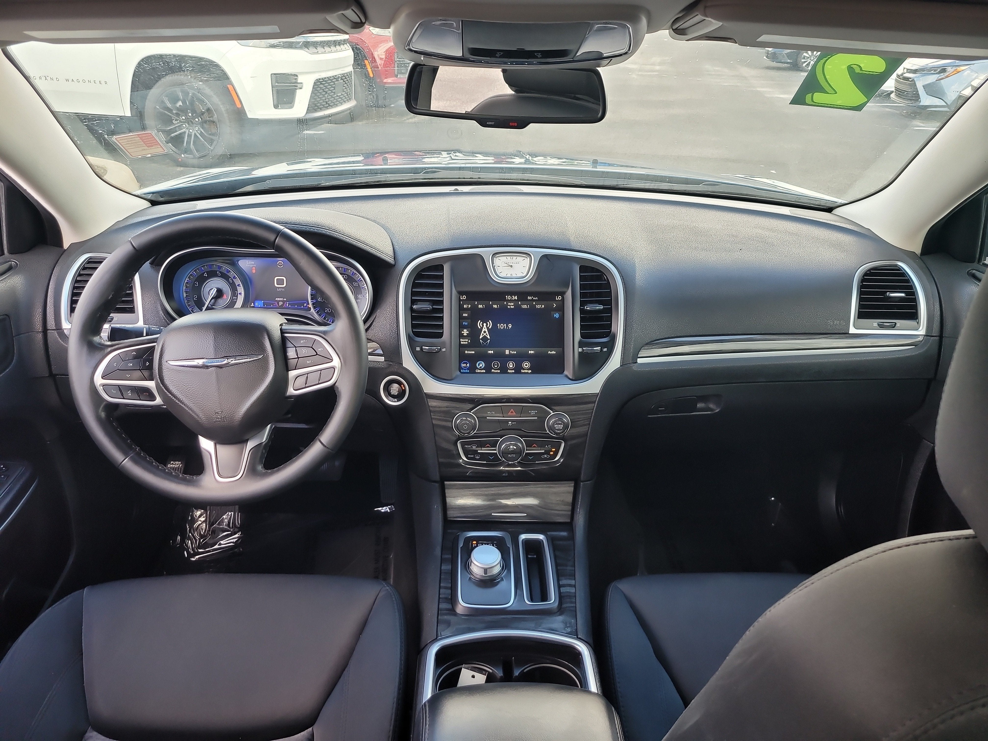 2022 Chrysler 300 Touring