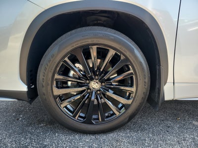 2025 Toyota Highlander LE