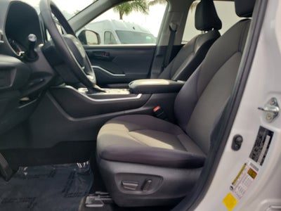 2022 Toyota Highlander LE