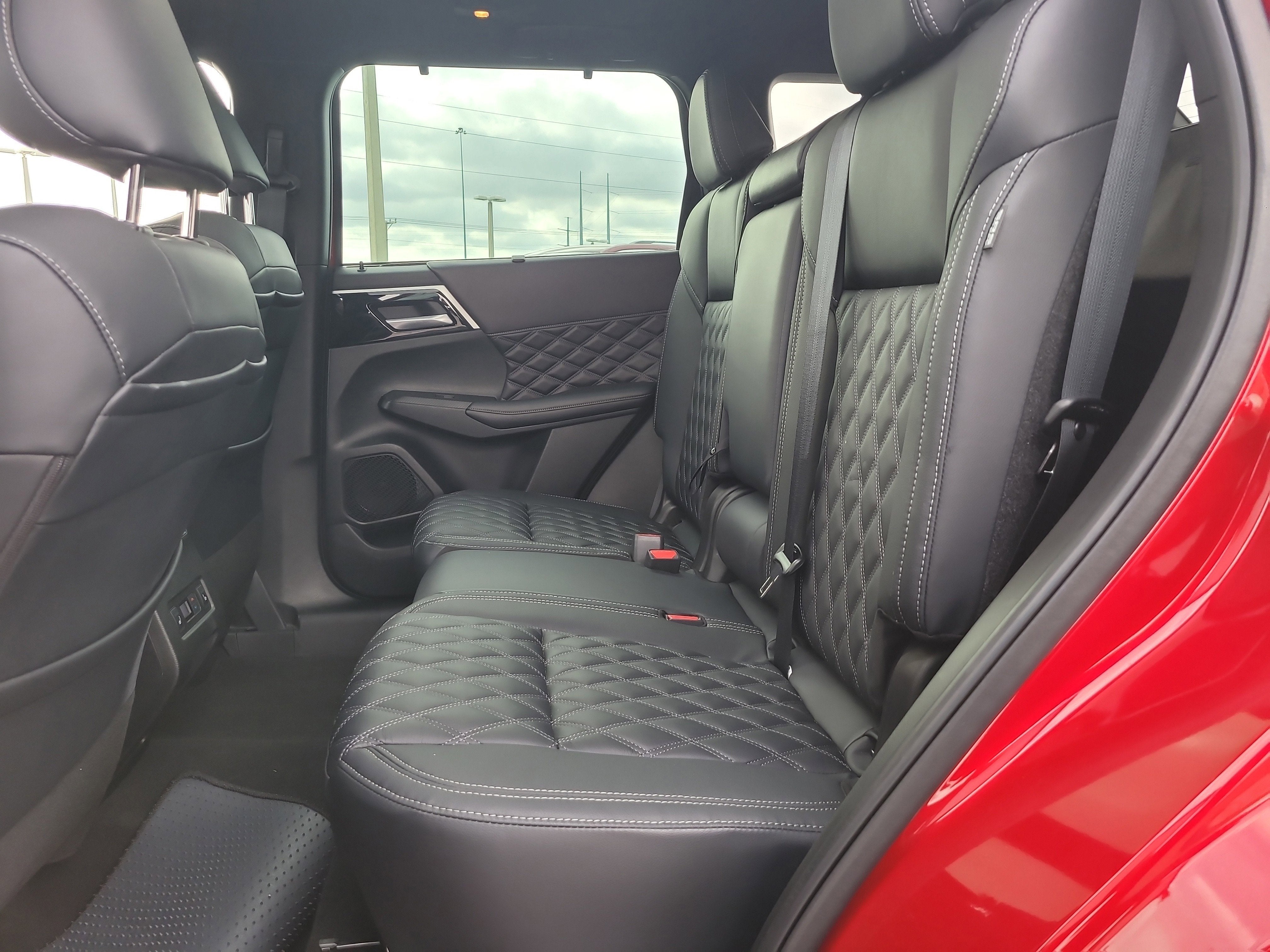 2023 Mitsubishi Outlander SEL Black Edition