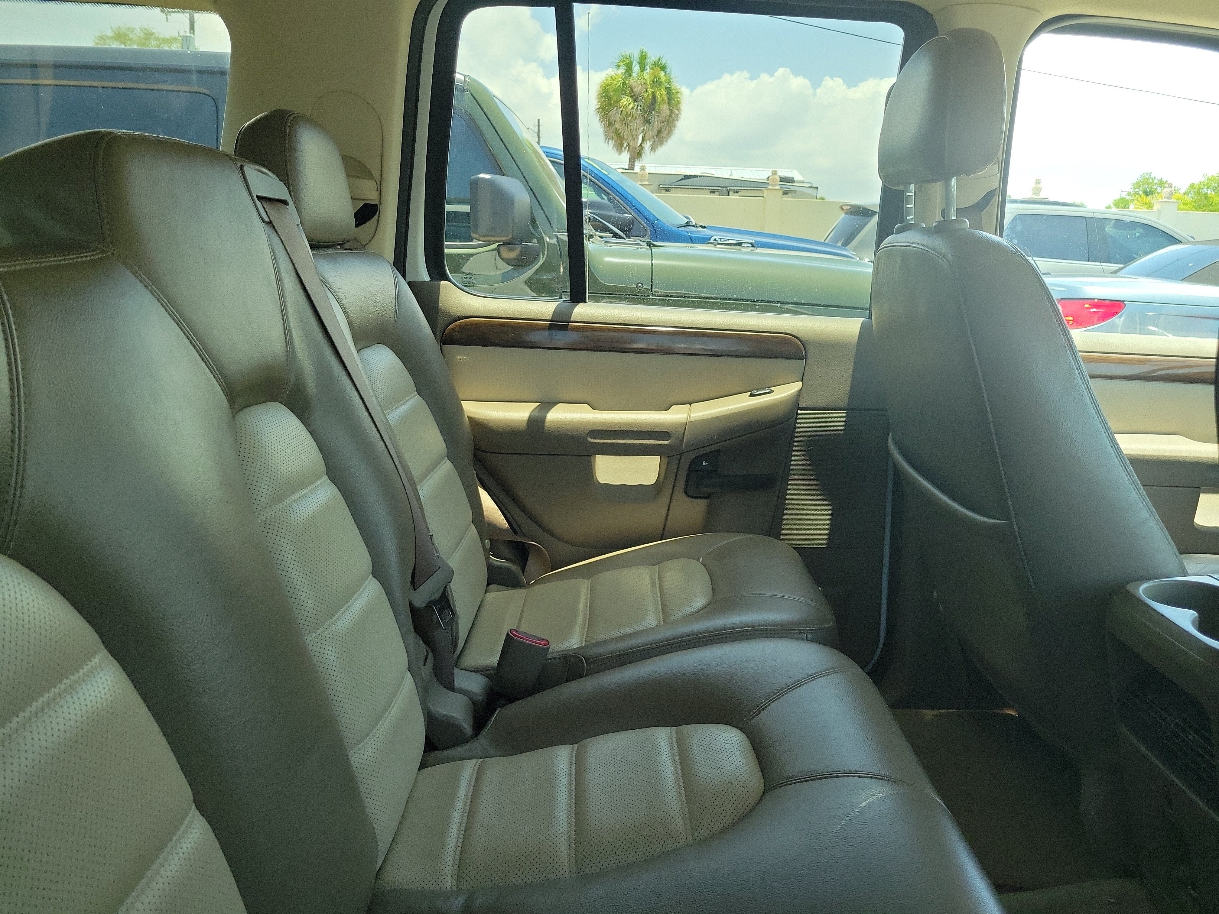 2005 Ford Explorer Eddie Bauer