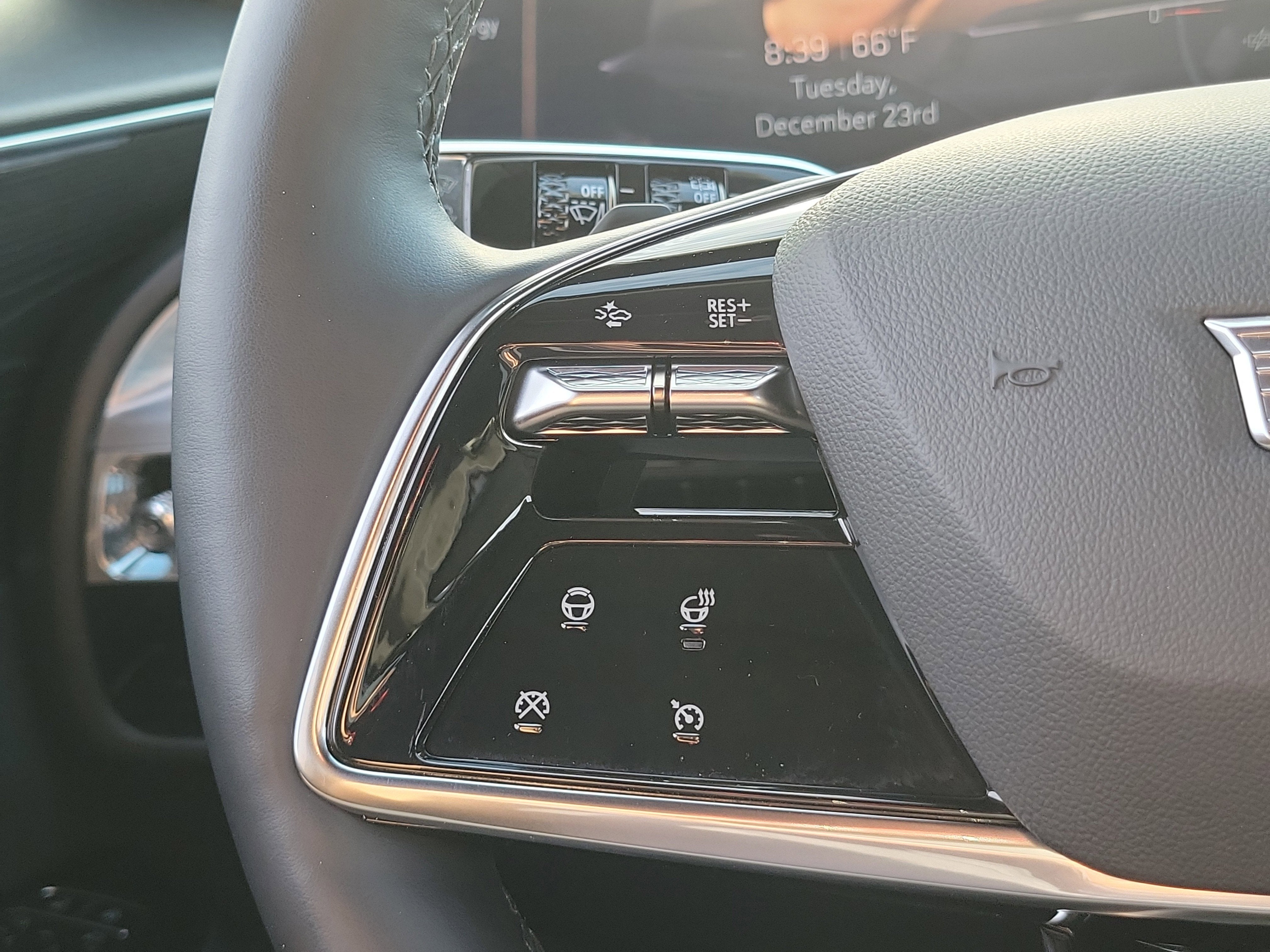 2024 Cadillac LYRIQ Sport