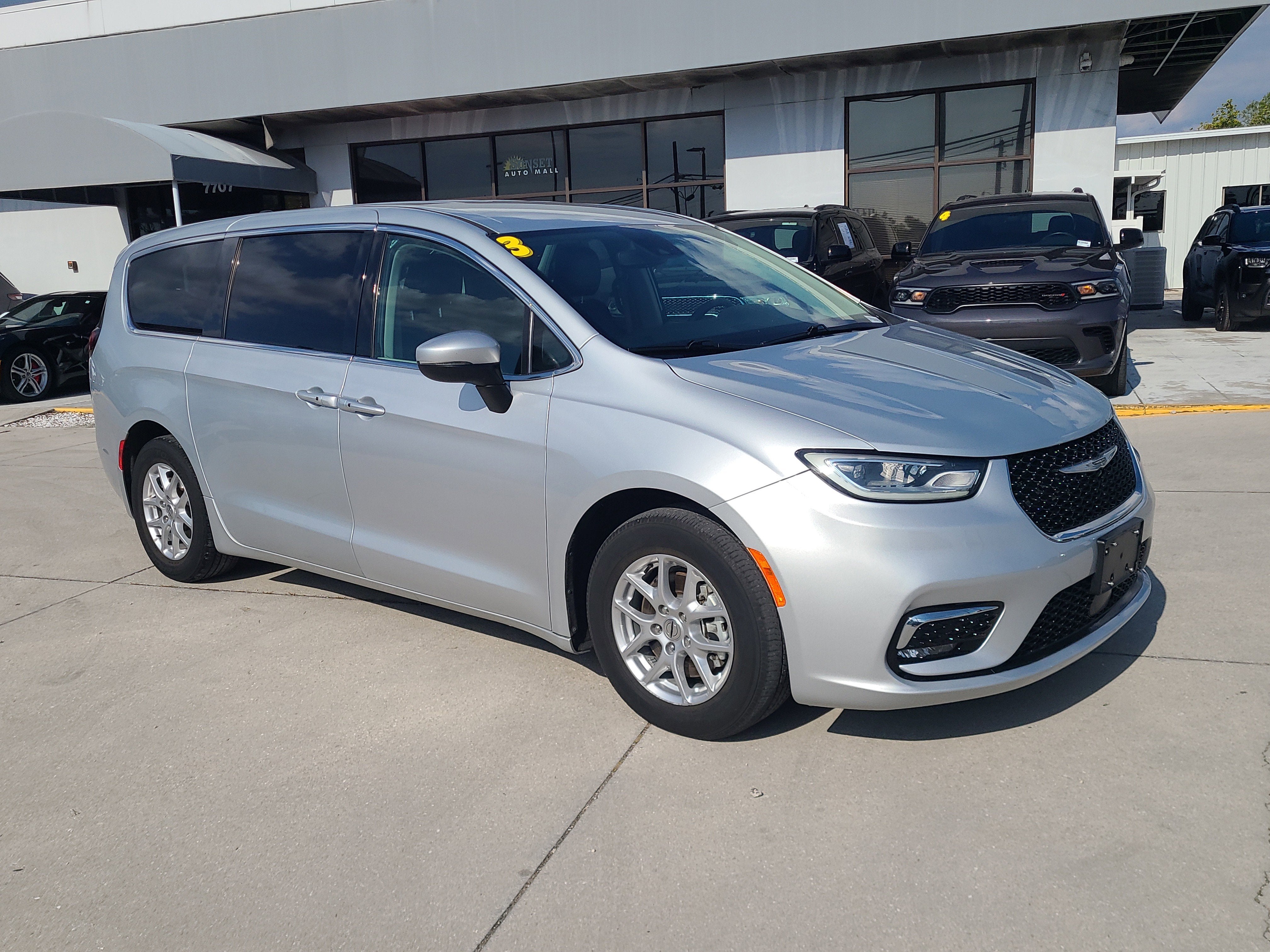 2023 Chrysler Pacifica Touring L