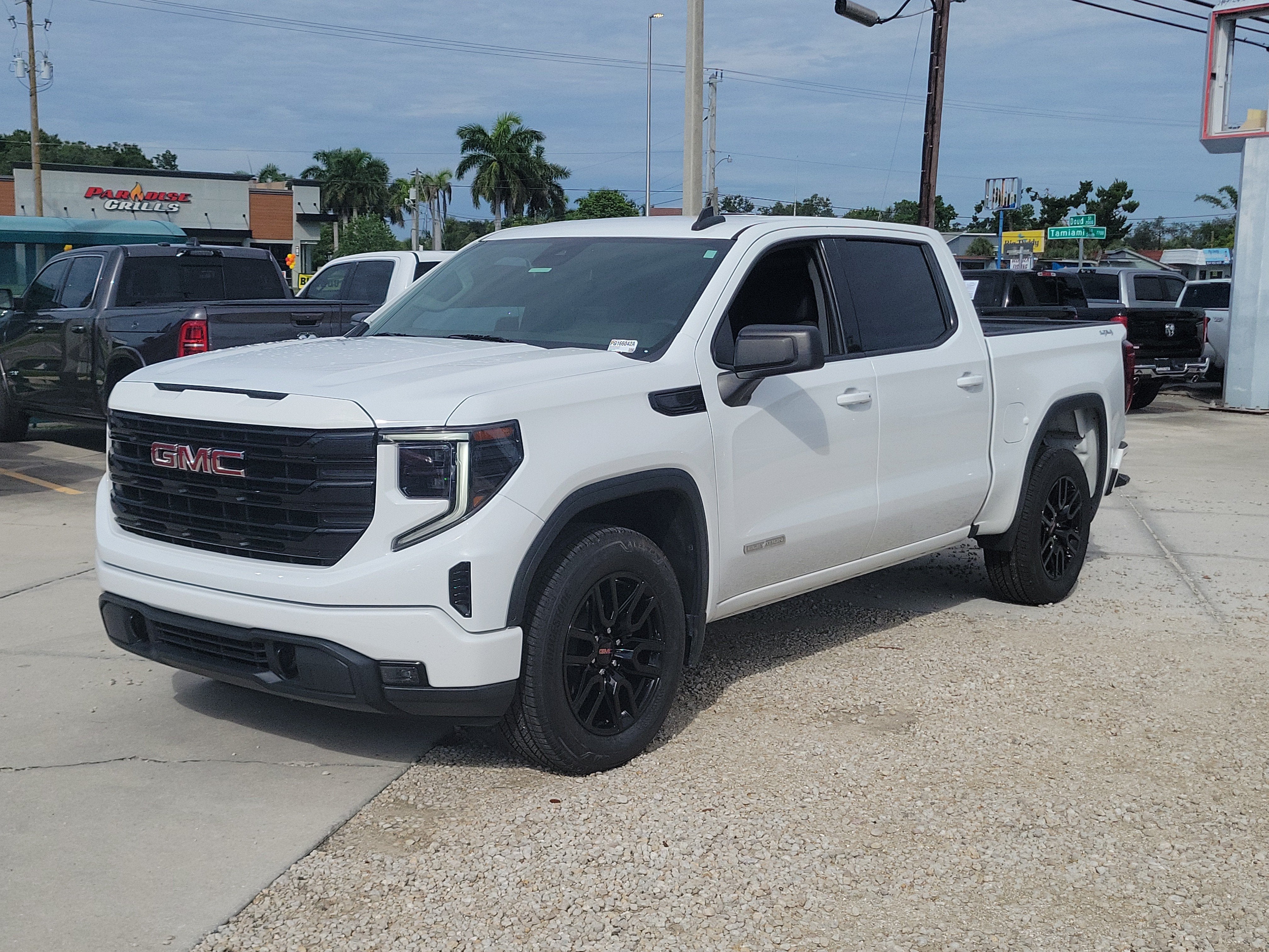 2023 GMC Sierra 1500 Elevation