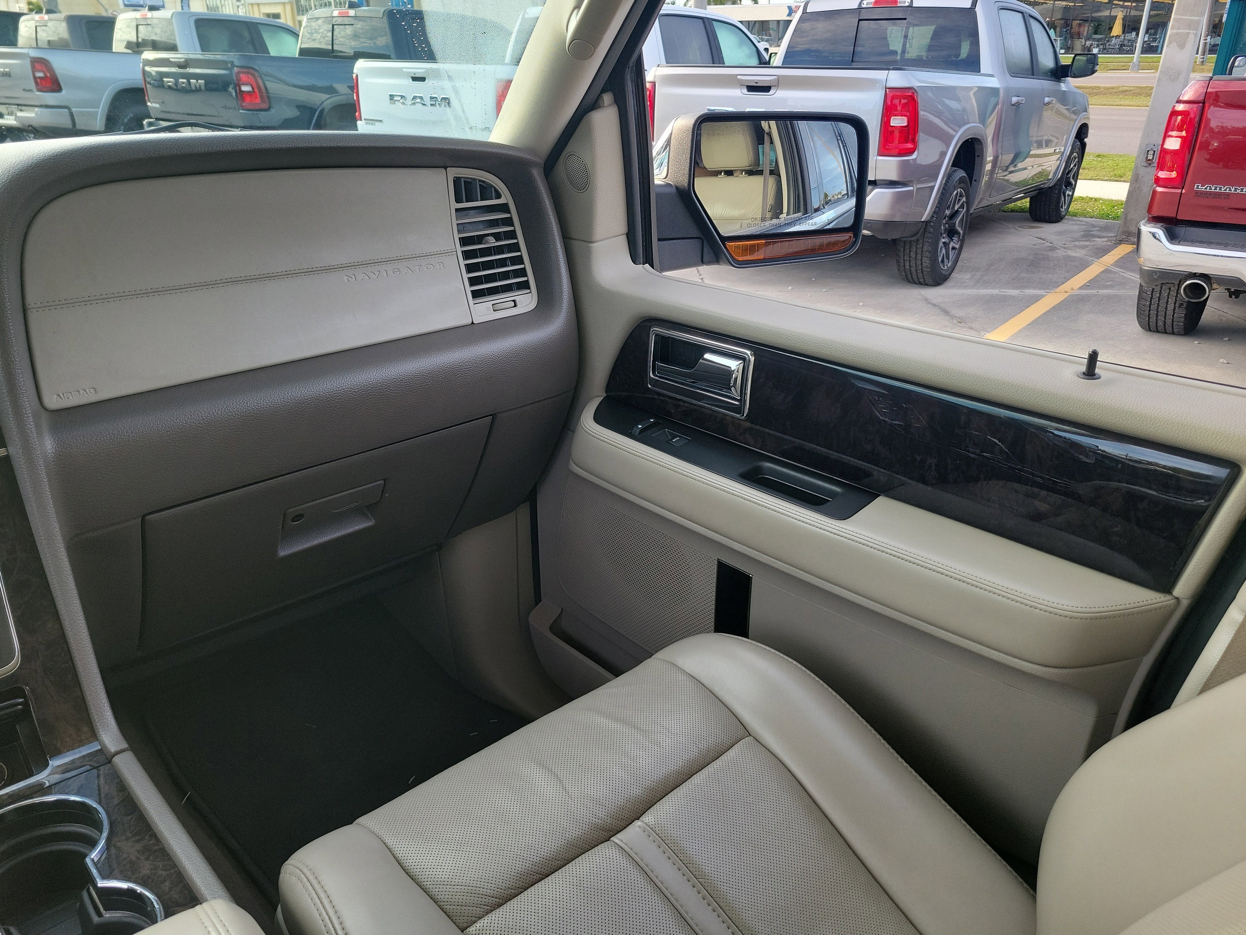 2017 Lincoln Navigator Select